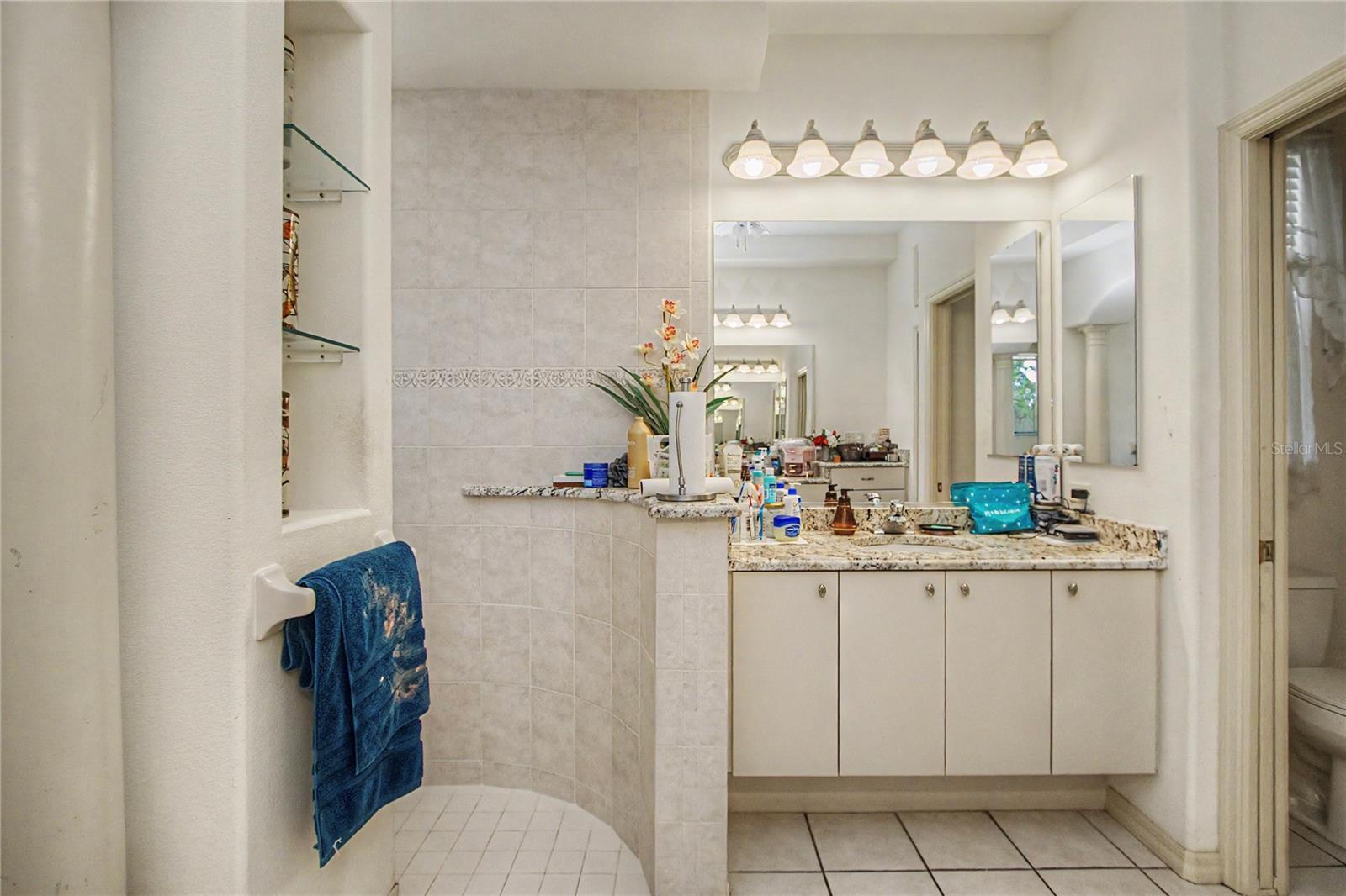 LAUREL WOOD - Residential