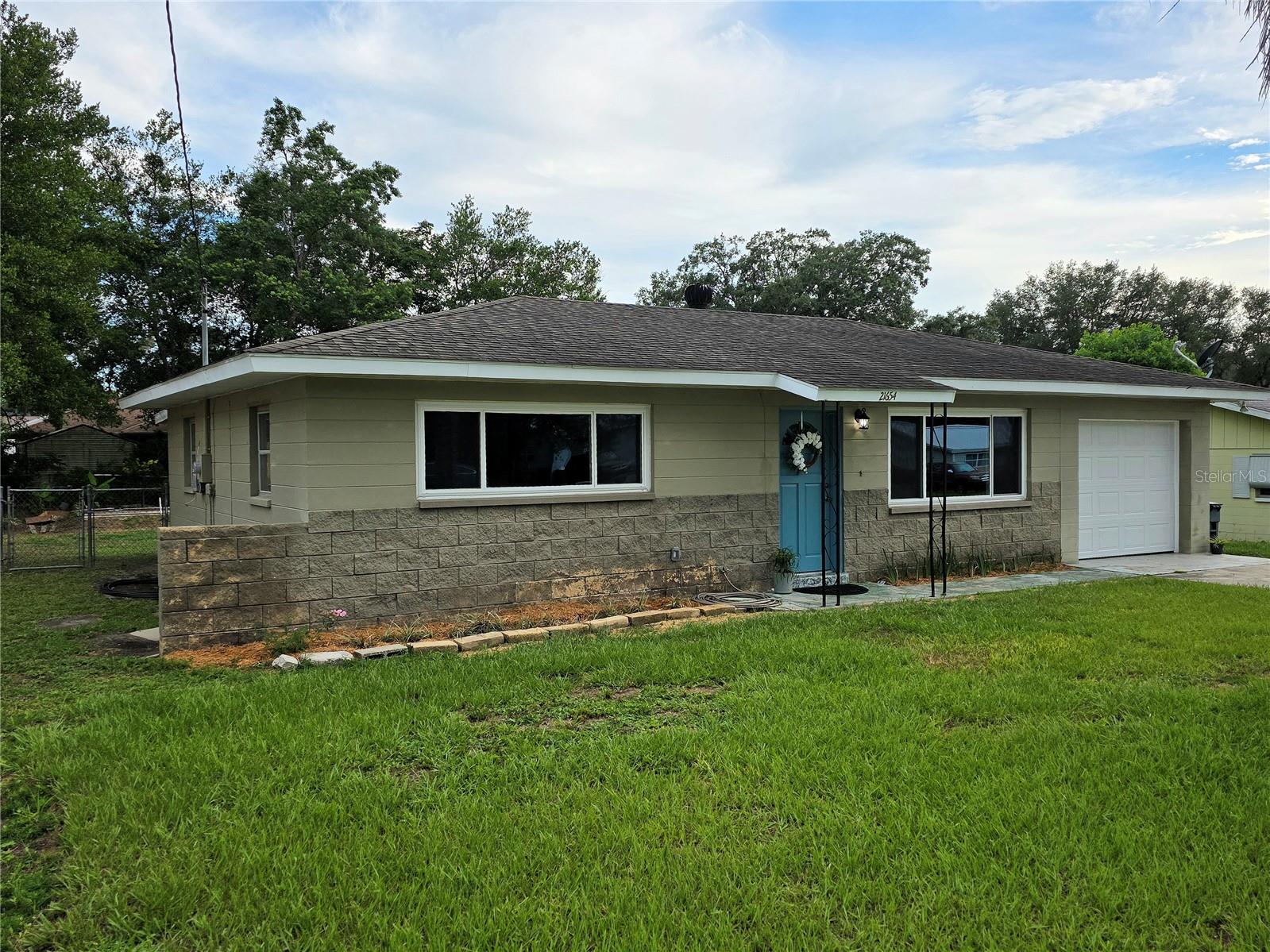 RAINBOW LAKES ESTATE - Residential