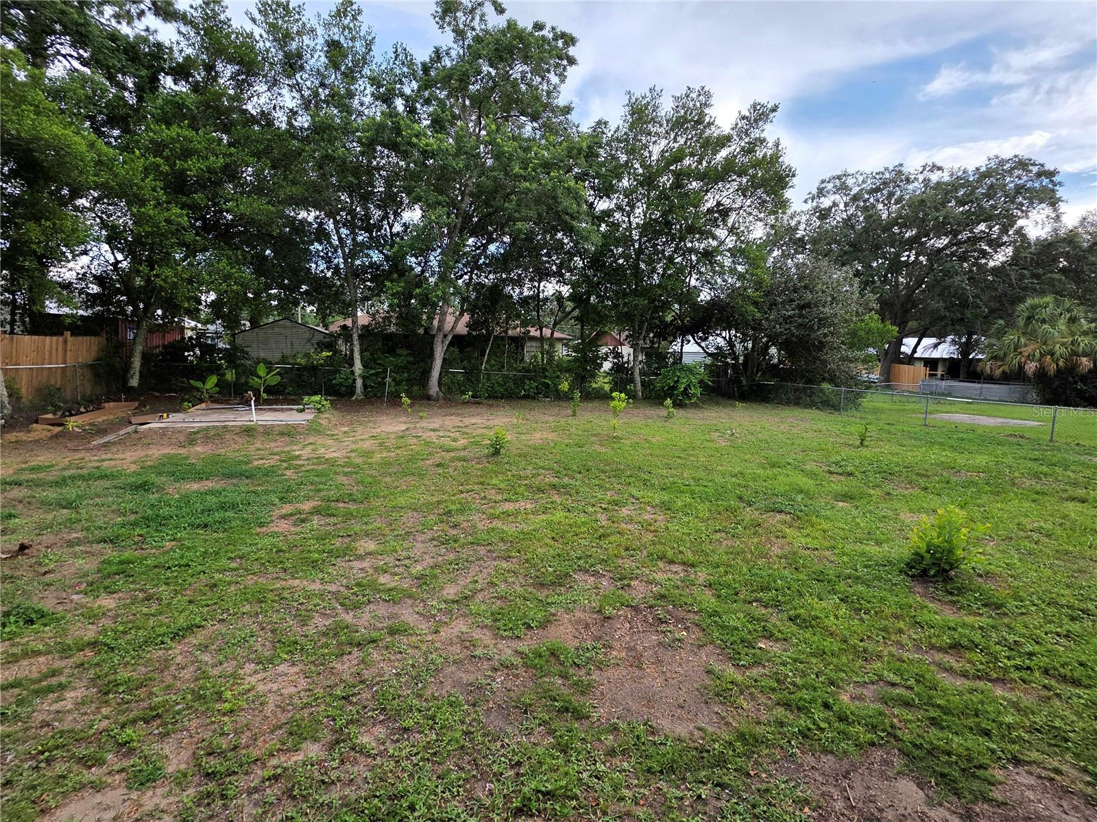 RAINBOW LAKES ESTATE - Residential