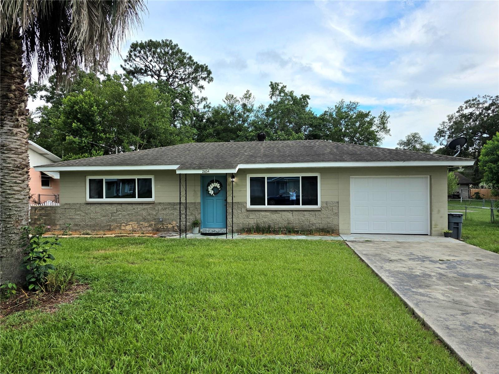 RAINBOW LAKES ESTATE - Residential