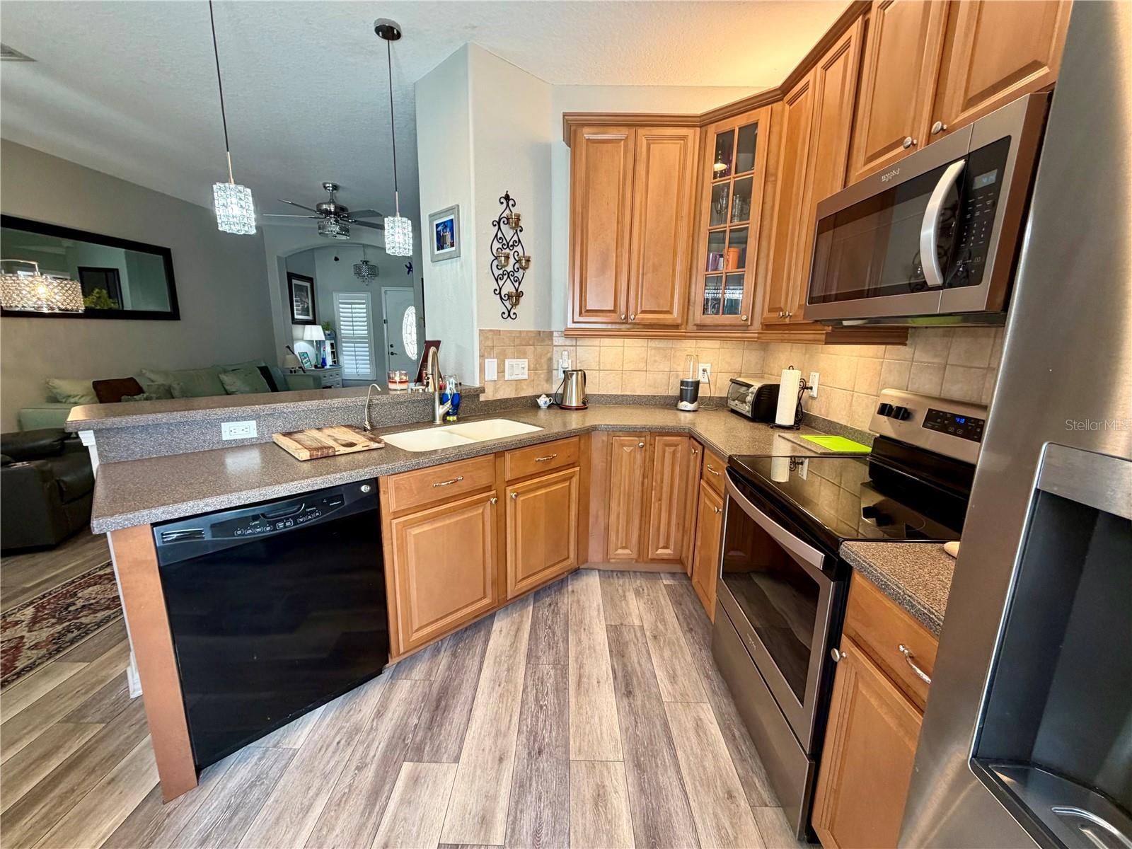 VENTANA TWNHMS AT WATERS EDGE - Residential Lease