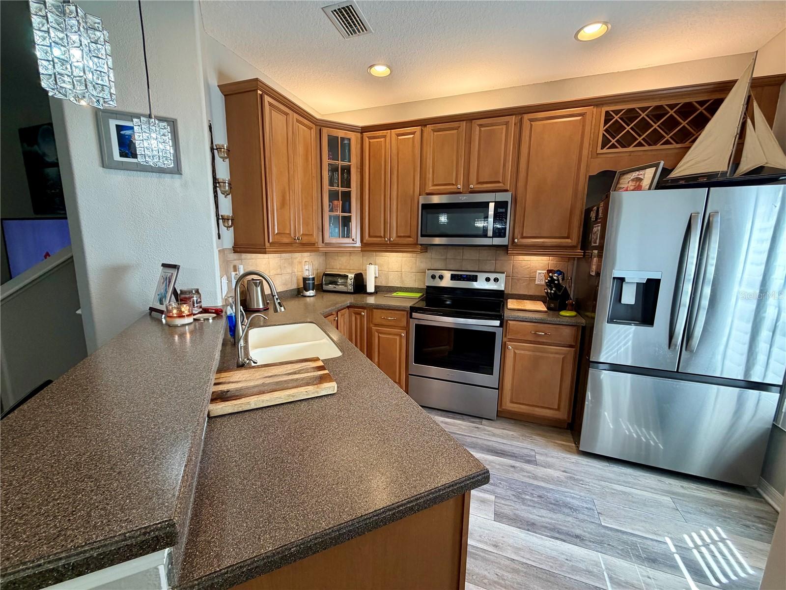VENTANA TWNHMS AT WATERS EDGE - Residential Lease