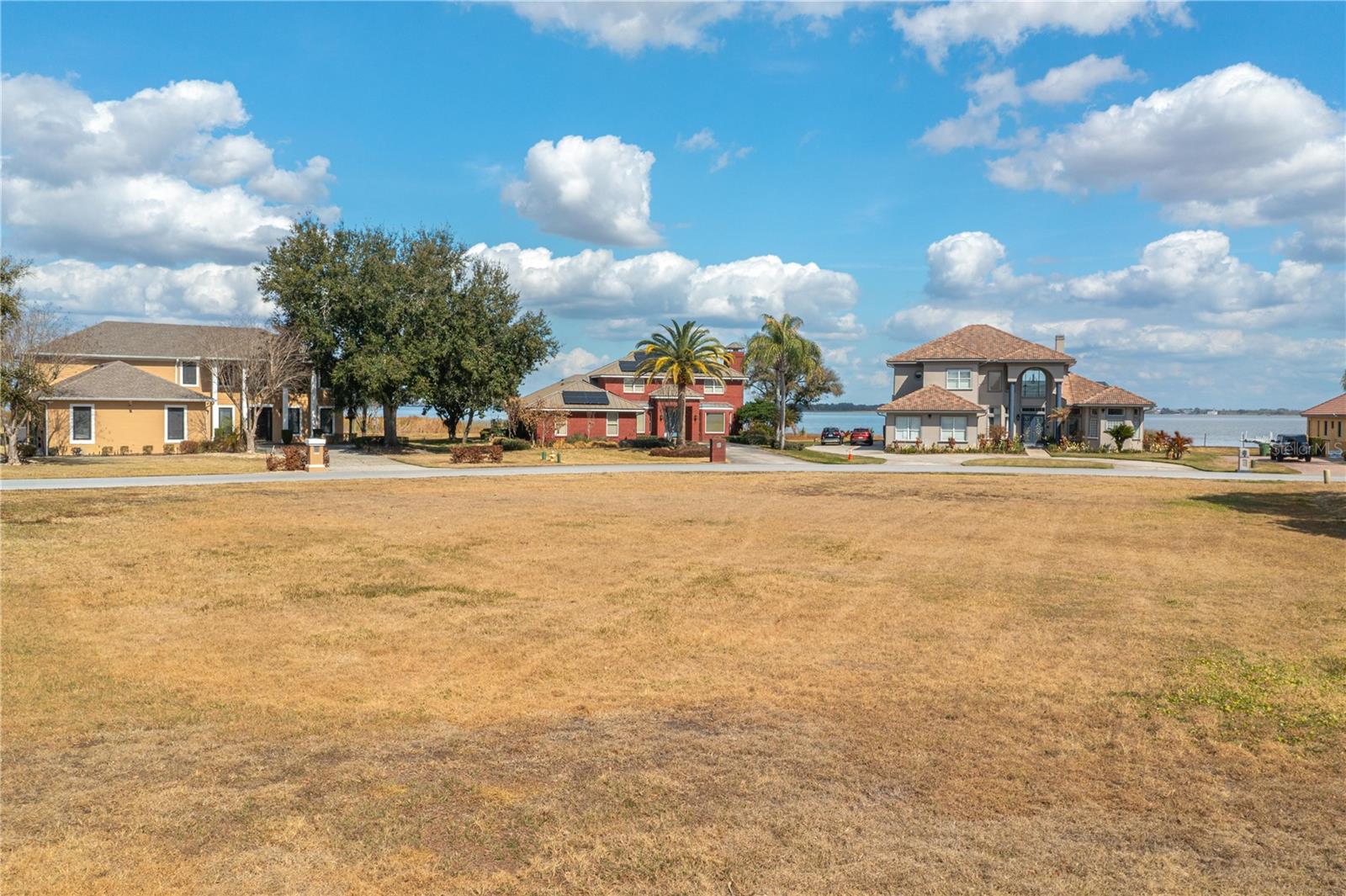 HAMILTON POINTE - Land