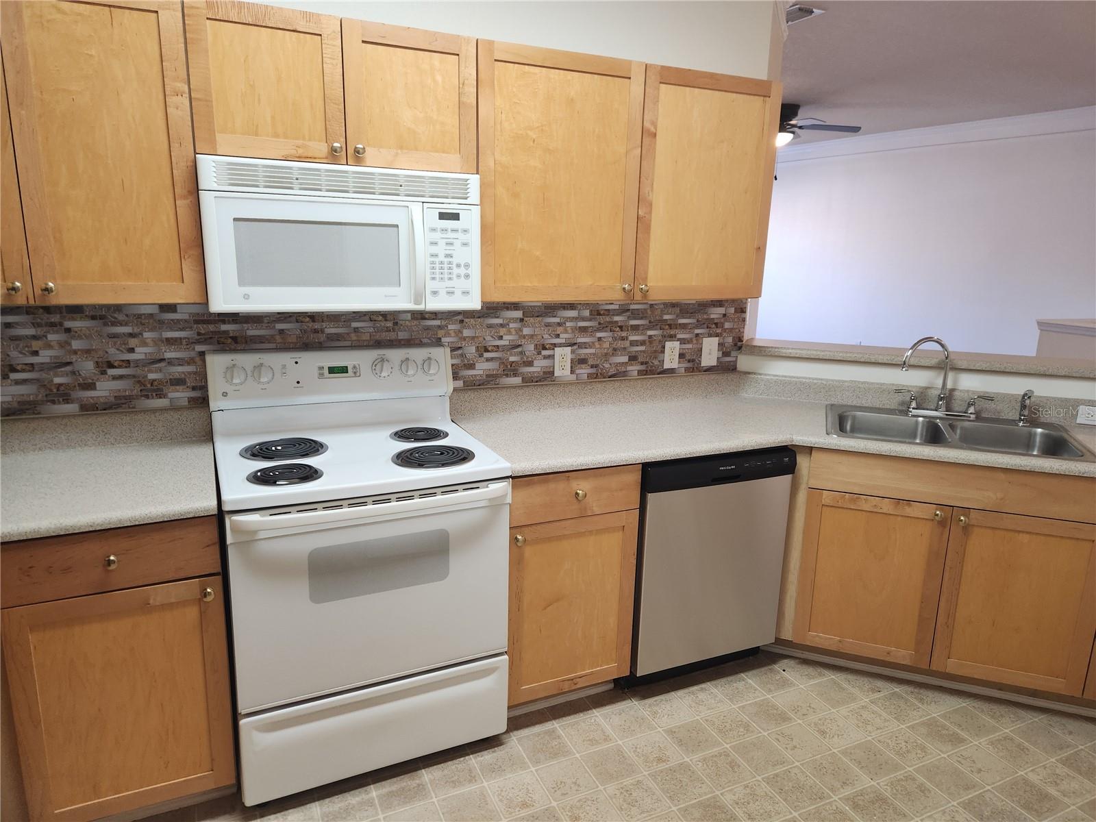 MIRABELLA - Residential Lease