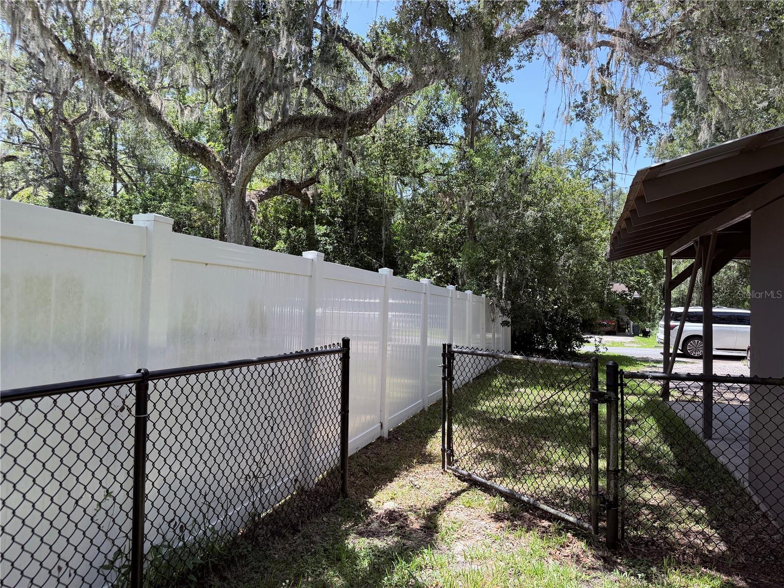 HIGHLAND OAKS - Residential