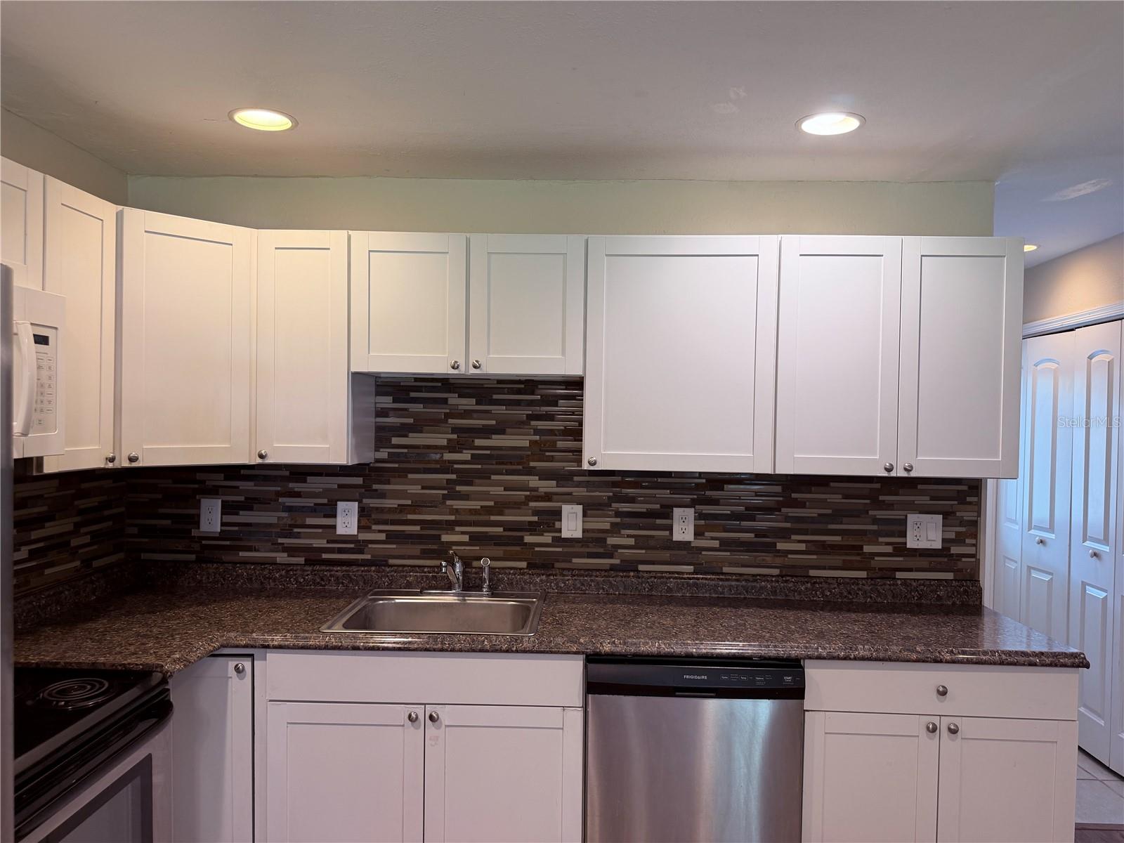 HIGHLAND OAKS - Residential