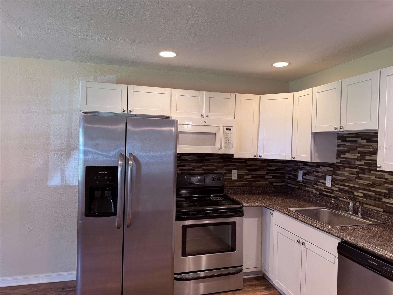 HIGHLAND OAKS - Residential