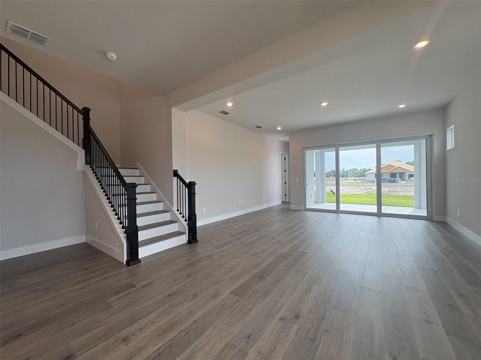 LAKEVIEW CROSSING - Residential