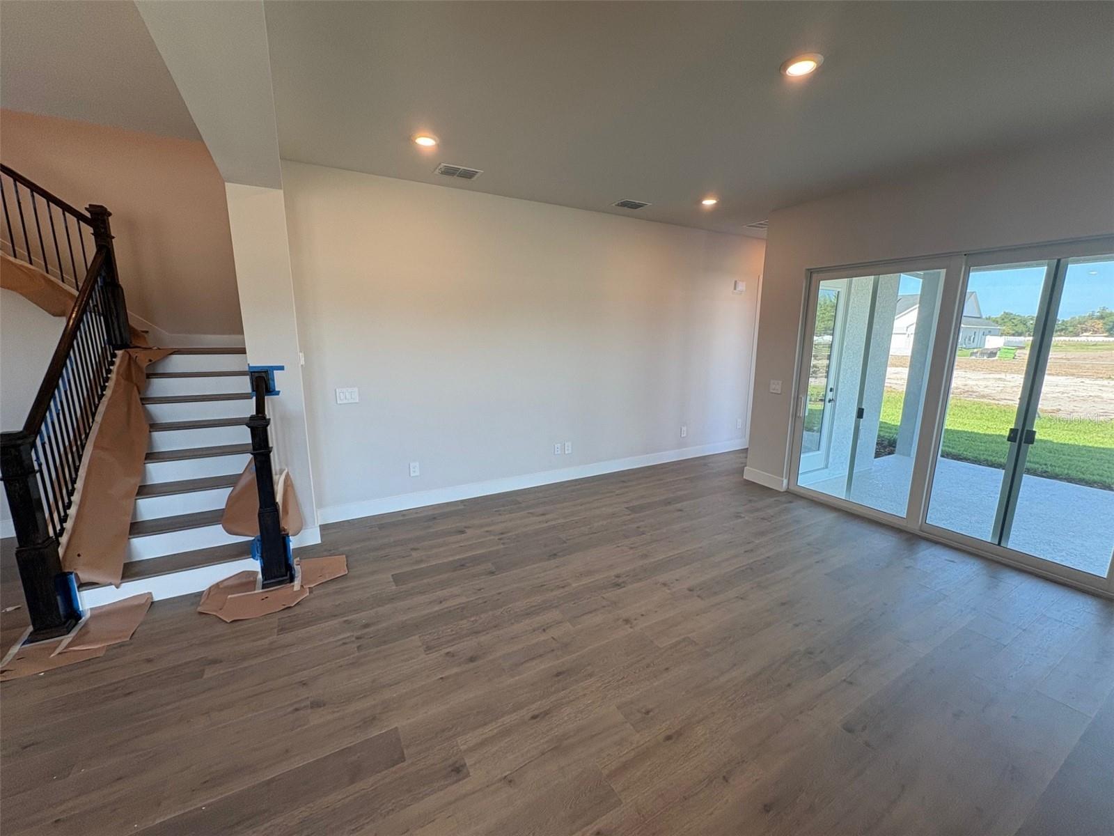 LAKEVIEW CROSSING - Residential