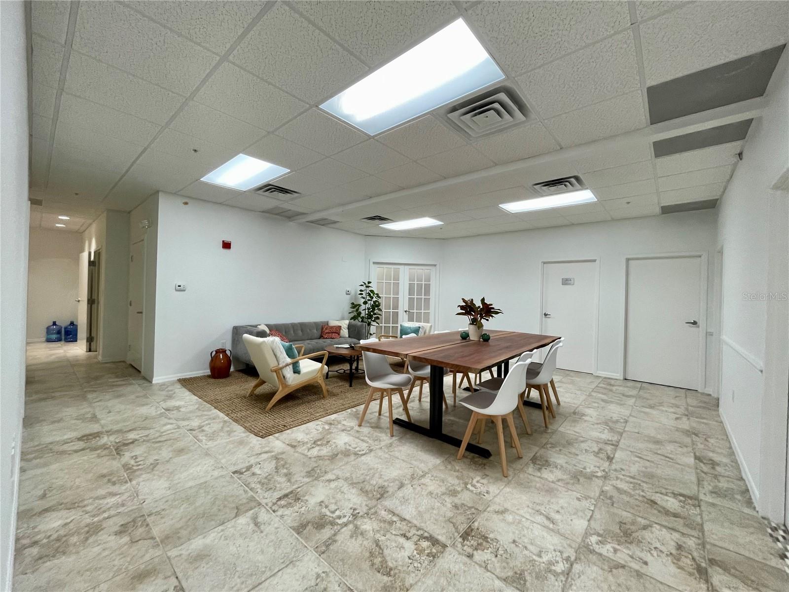 INTERNATIONAL TRADE BLDG SARASOTA - Commercial Sale