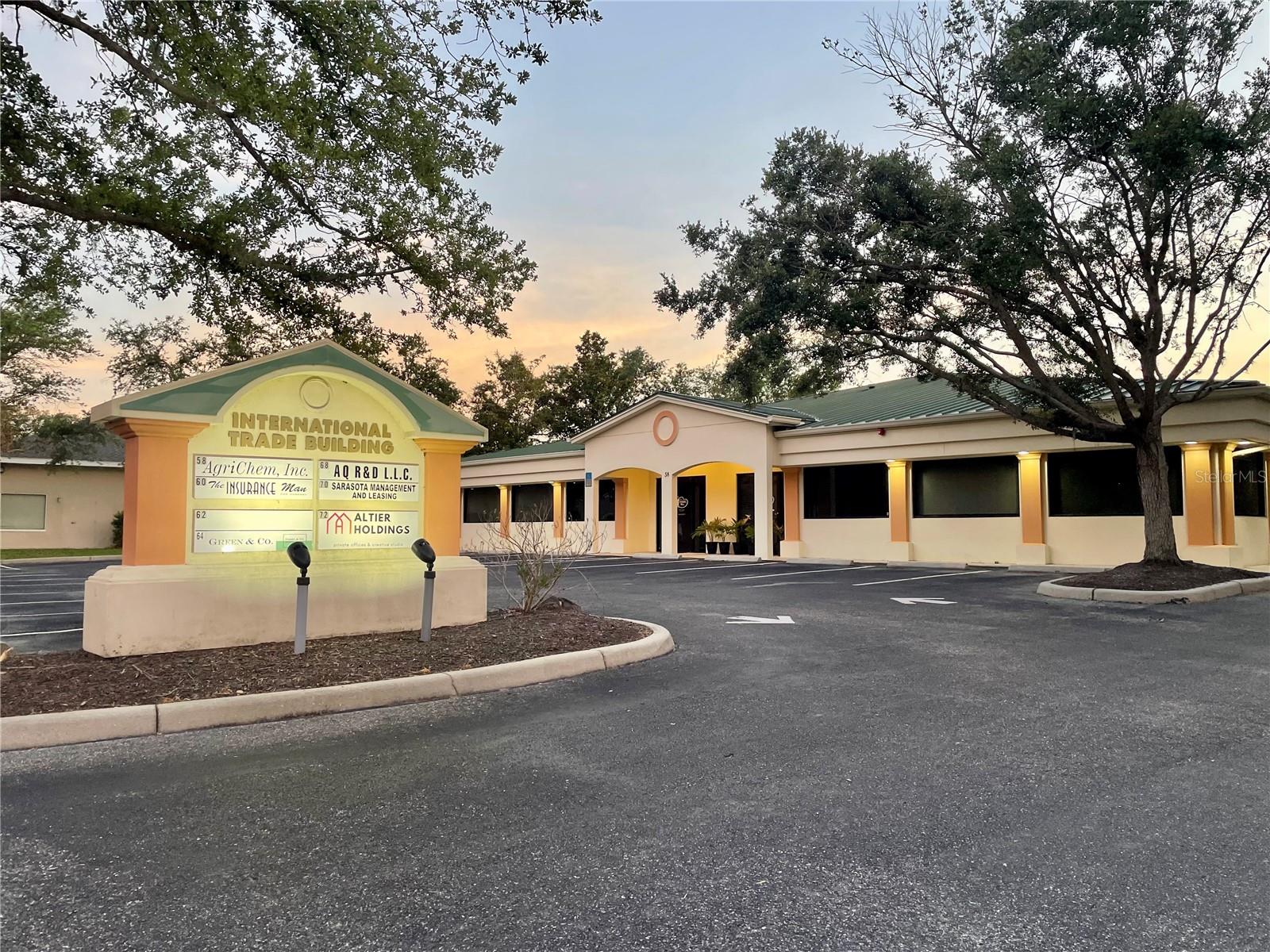 INTERNATIONAL TRADE BLDG SARASOTA - Commercial Sale