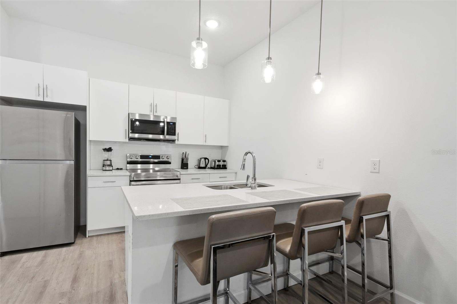 AZUR RESIDENCE - Residential