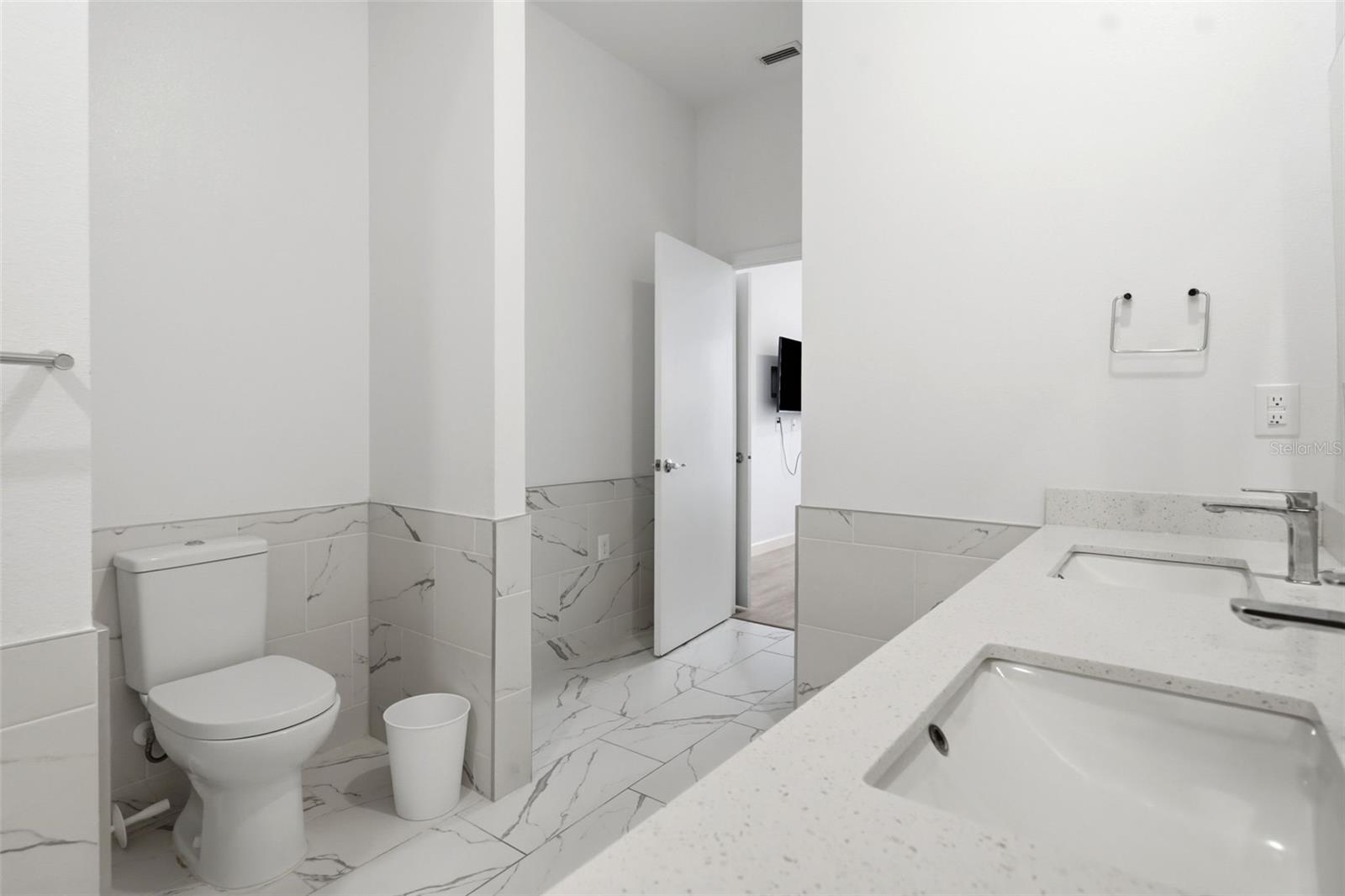 AZUR RESIDENCE - Residential