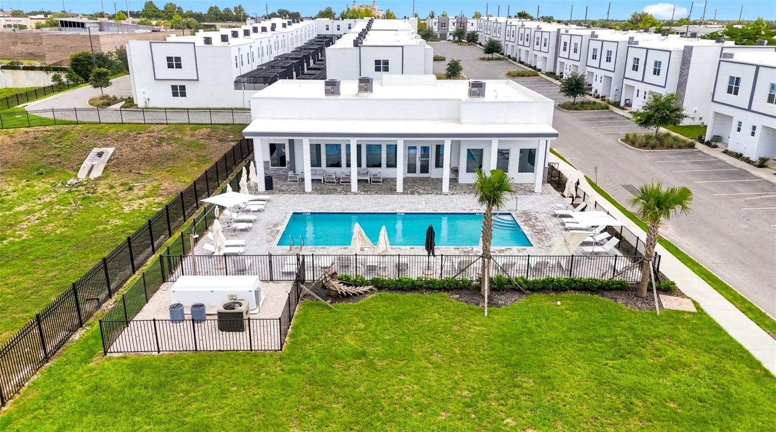 AZUR RESIDENCE - Residential
