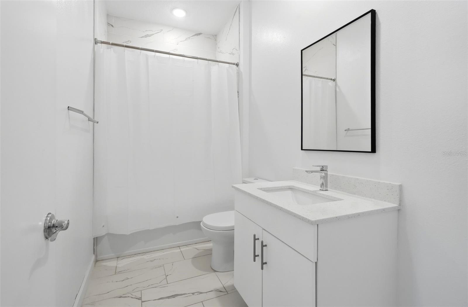 AZUR RESIDENCE - Residential