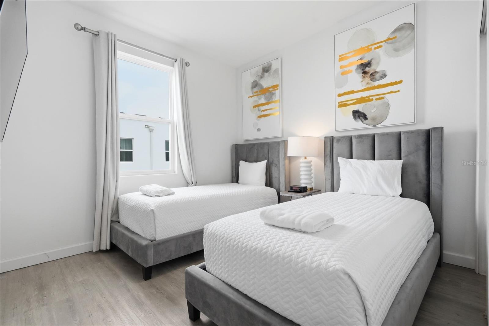 AZUR RESIDENCE - Residential