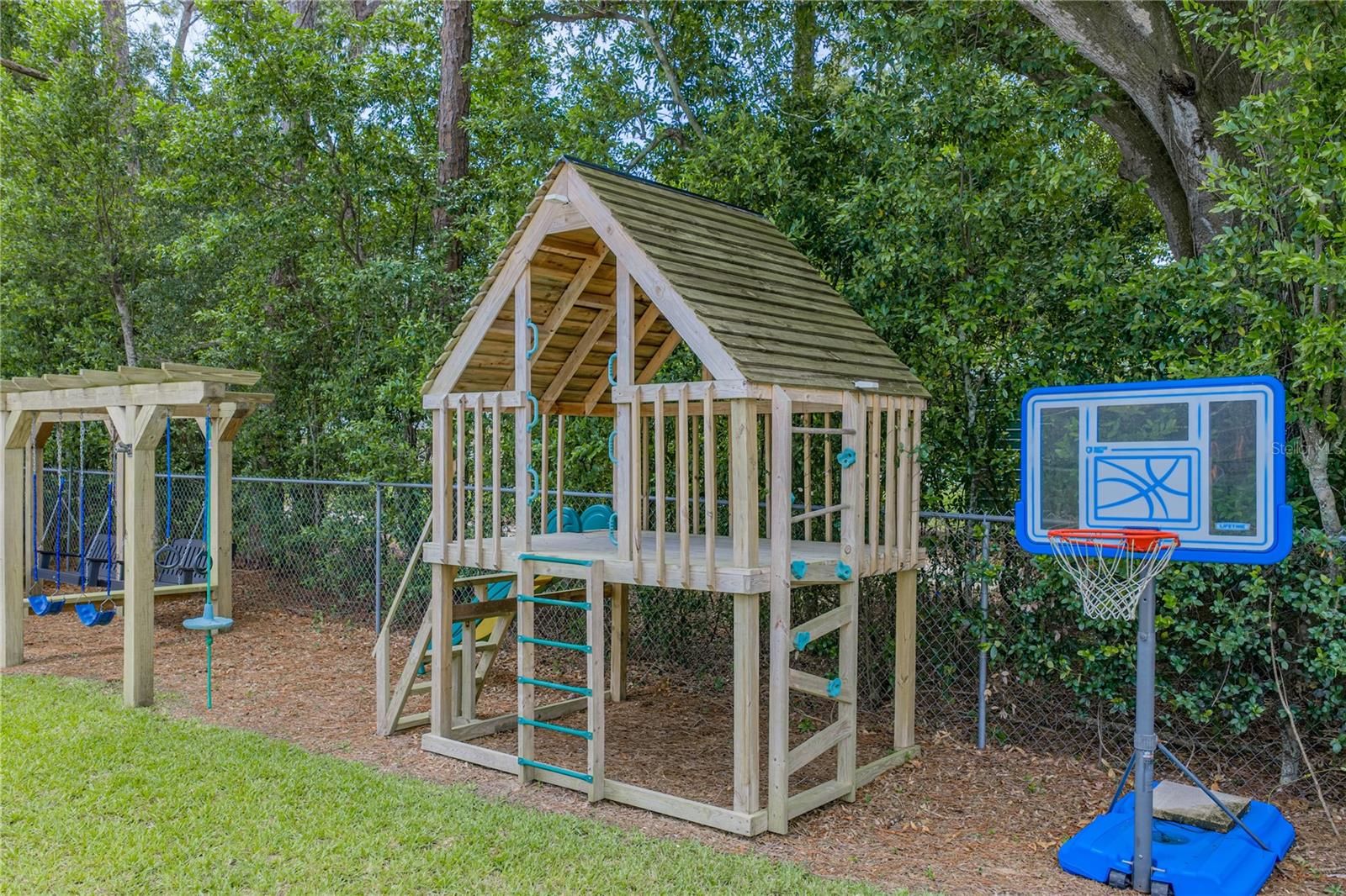 OLD NICHOLS GROVE - Residential