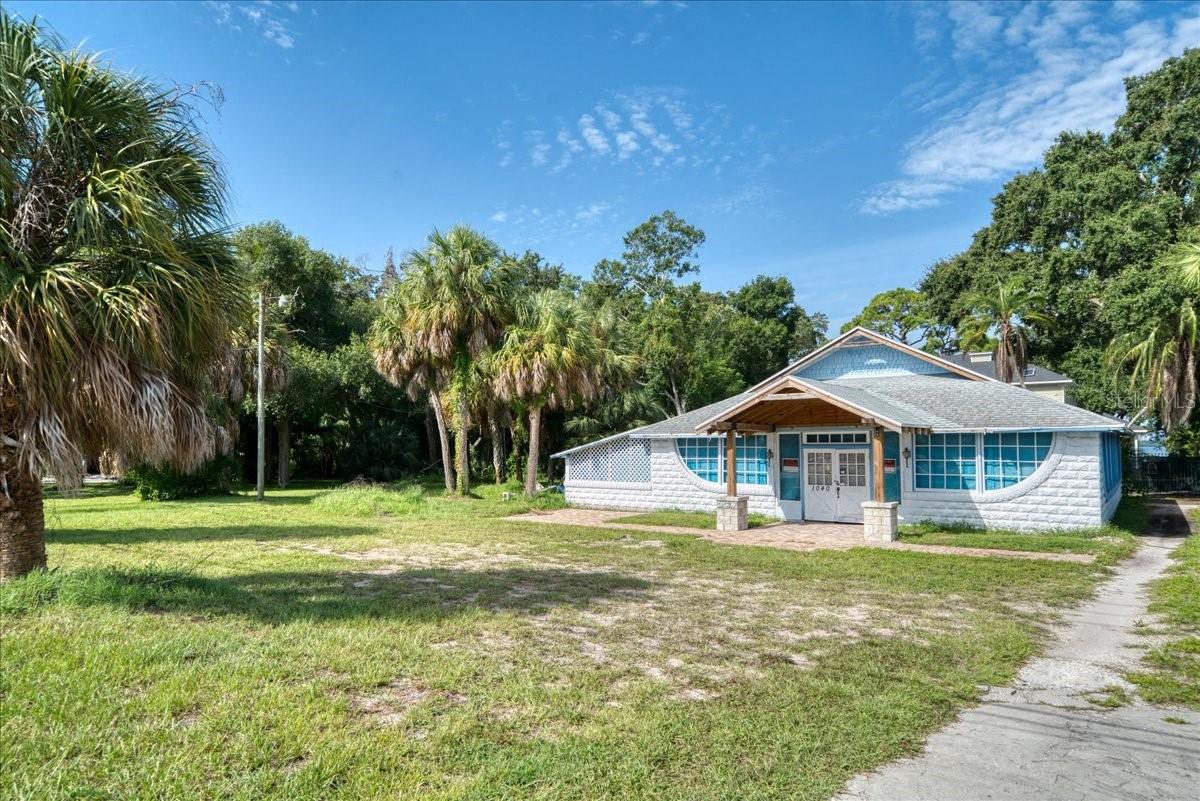 DUNEDIN TOWN OF - Commercial Sale