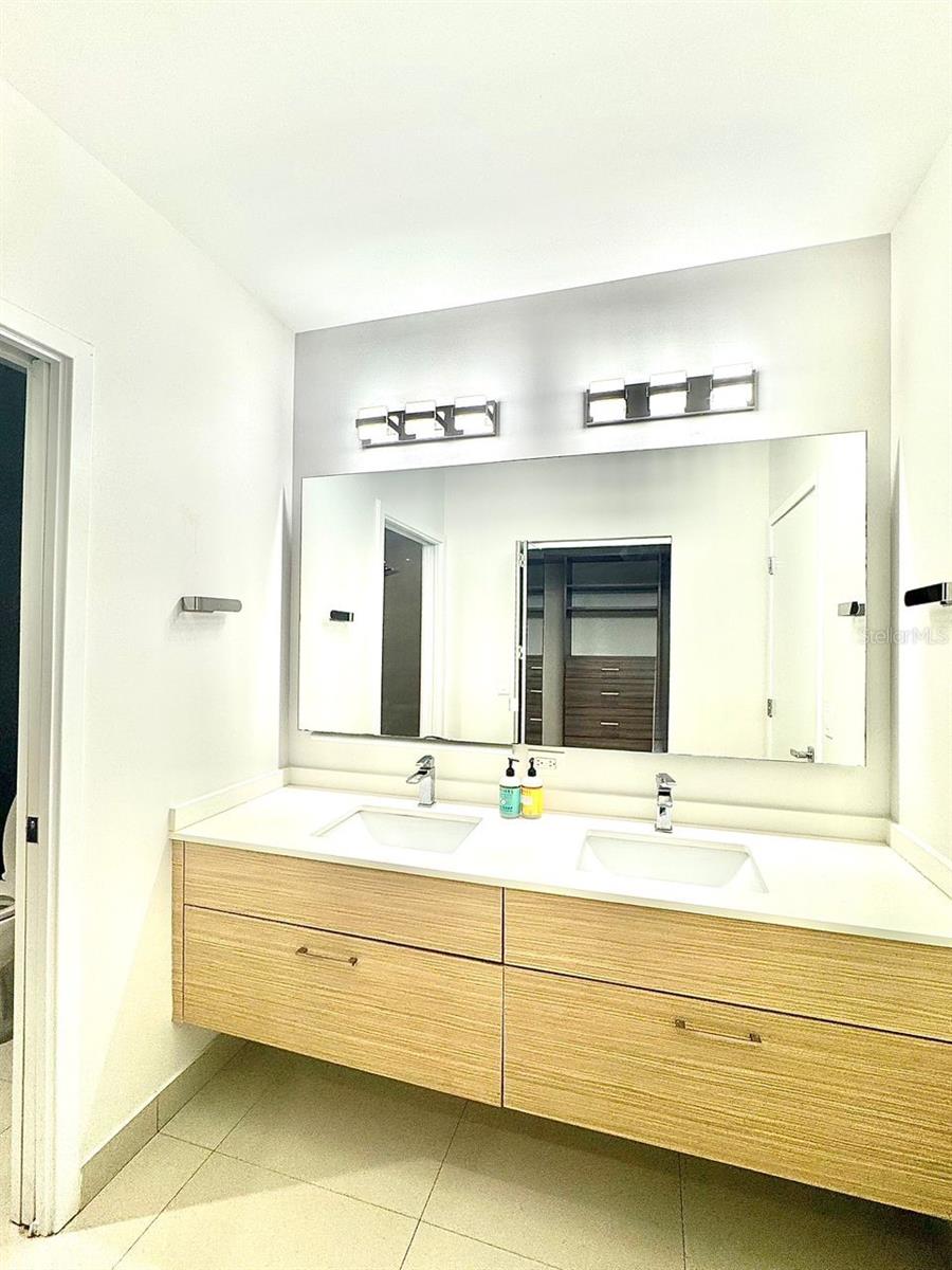 BAY HOUSE MIAMI - Residential