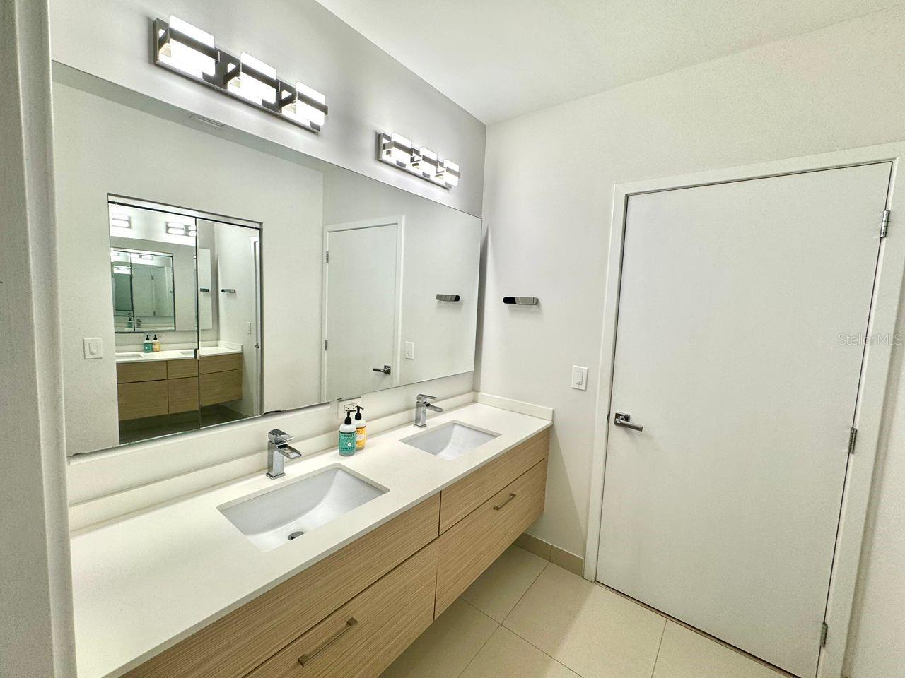 BAY HOUSE MIAMI - Residential