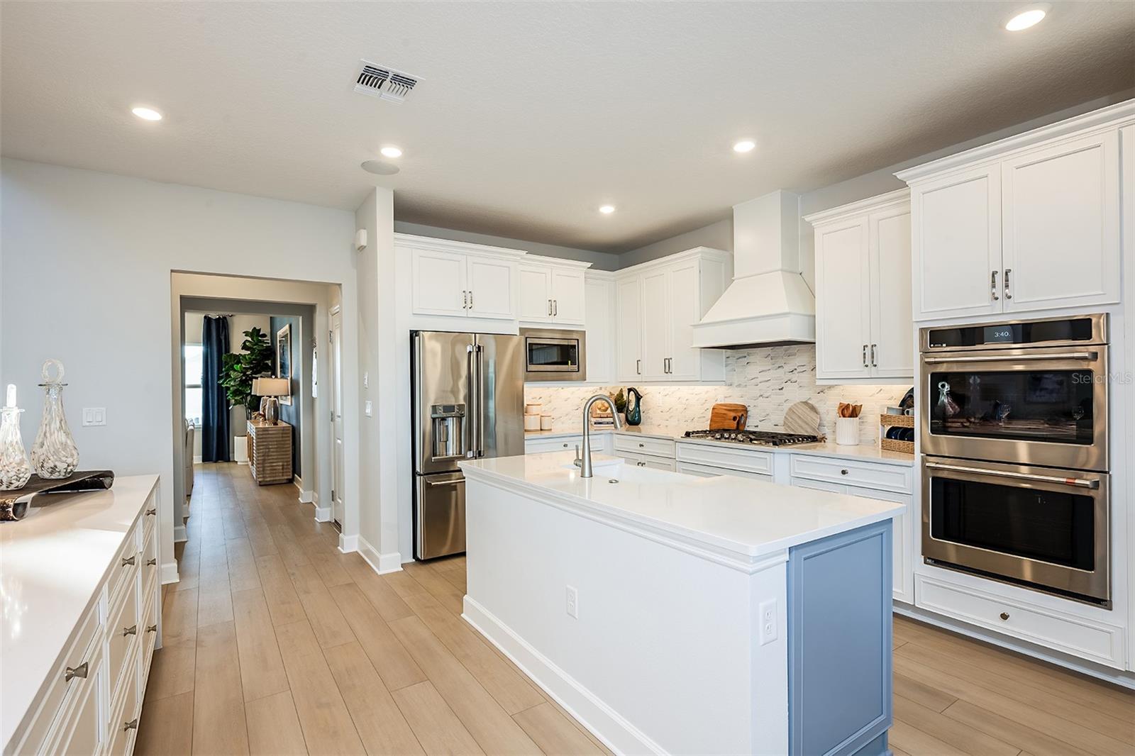 LOCHSIDE - Residential
