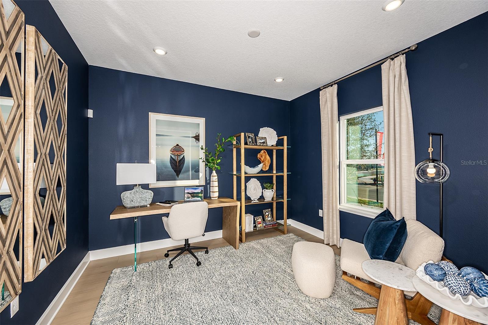 LOCHSIDE - Residential