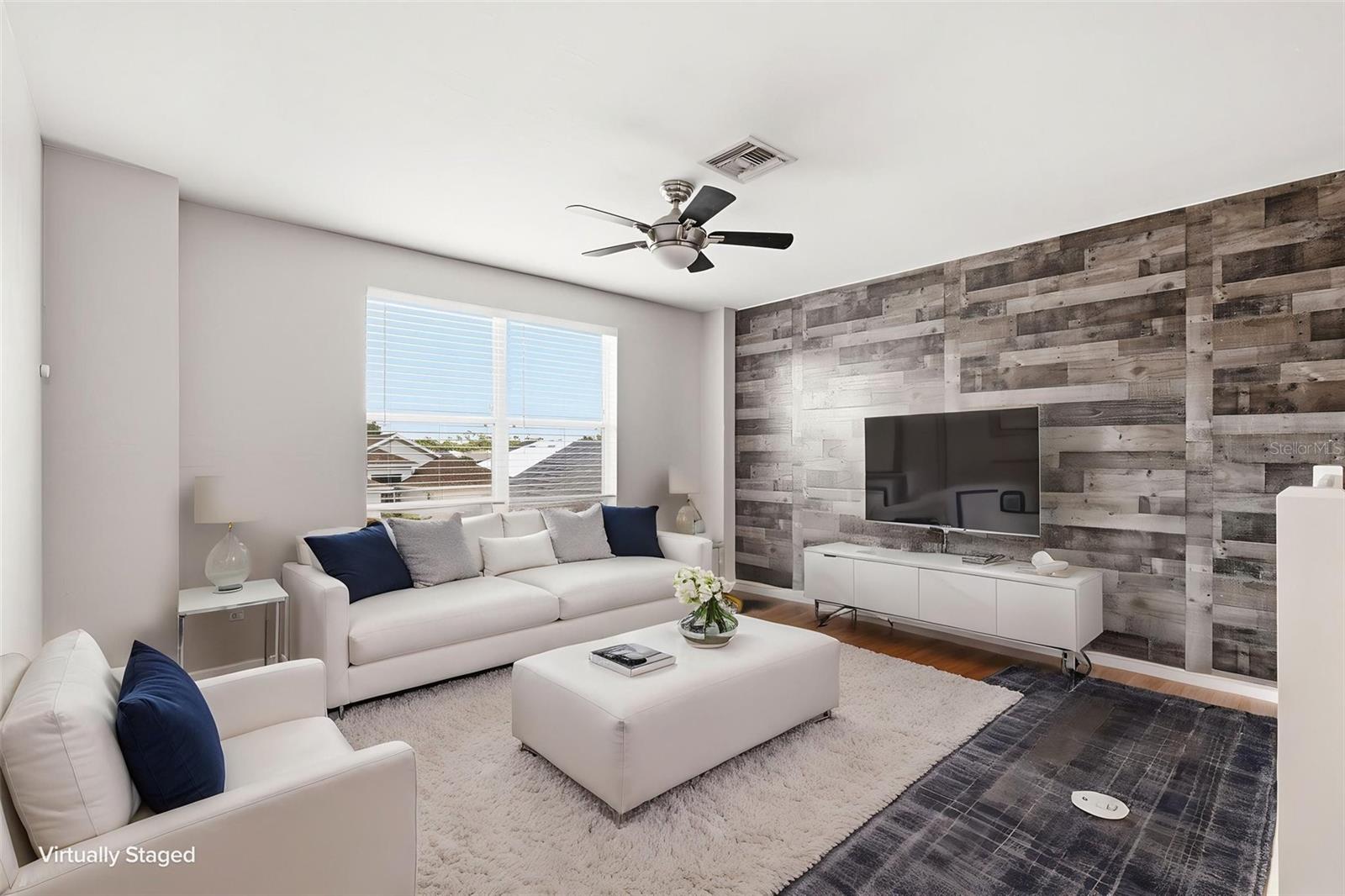 CREEKSIDE - Residential