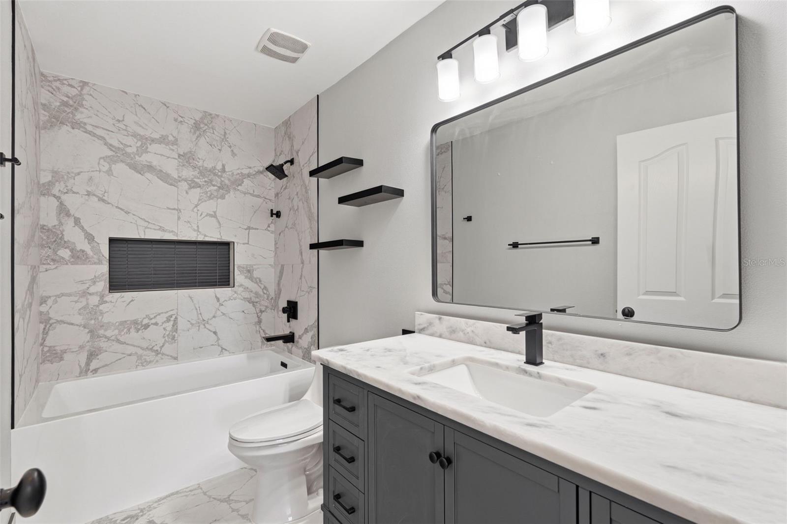 CREEKSIDE - Residential