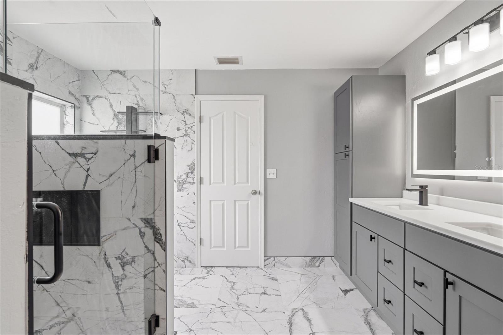 CREEKSIDE - Residential
