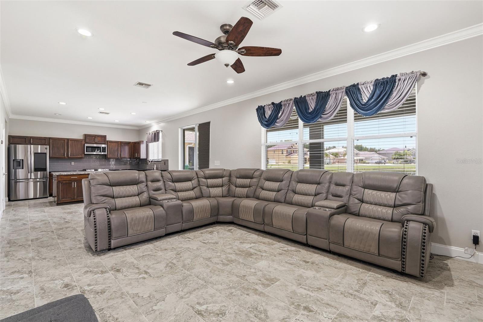CREEKSIDE - Residential