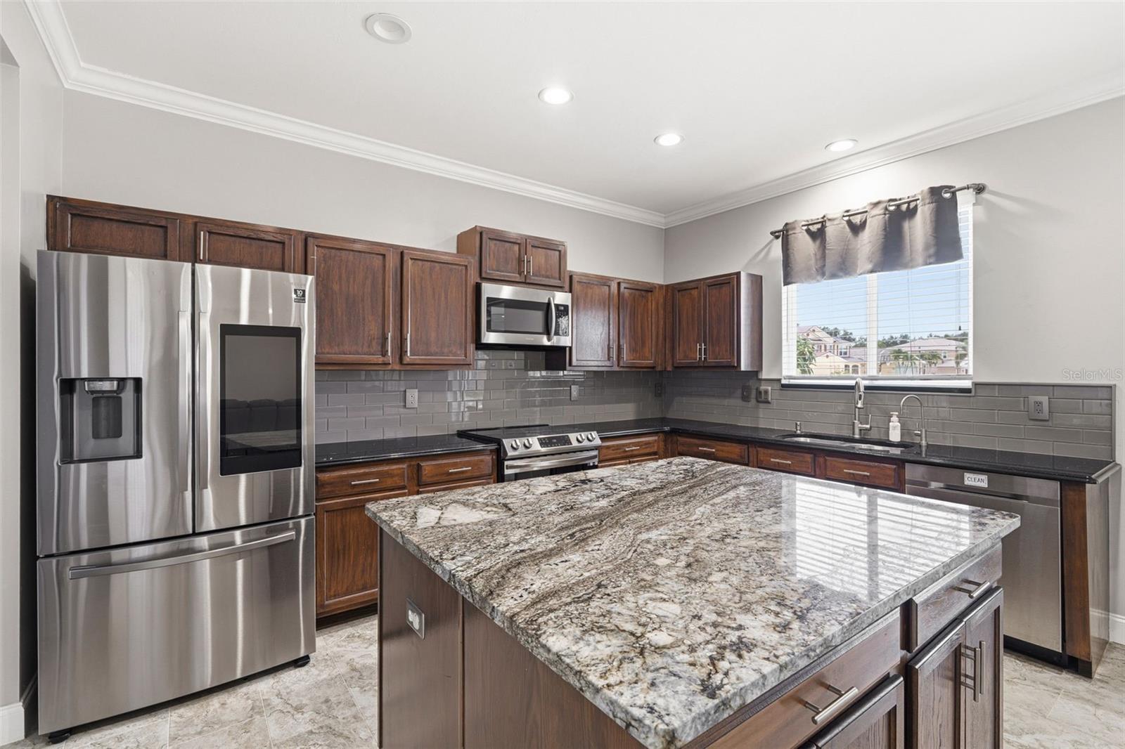 CREEKSIDE - Residential