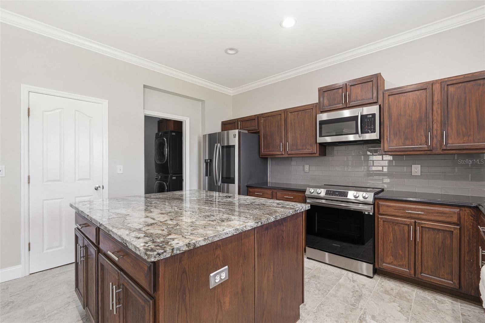 CREEKSIDE - Residential