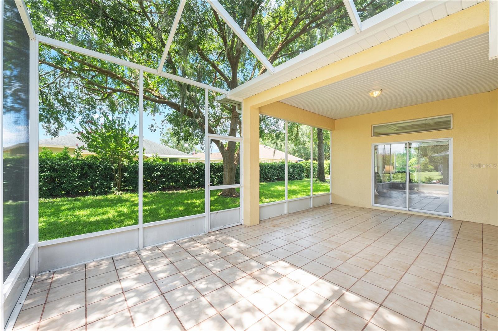 OAK RUN THE FOUNTAINS - Residential