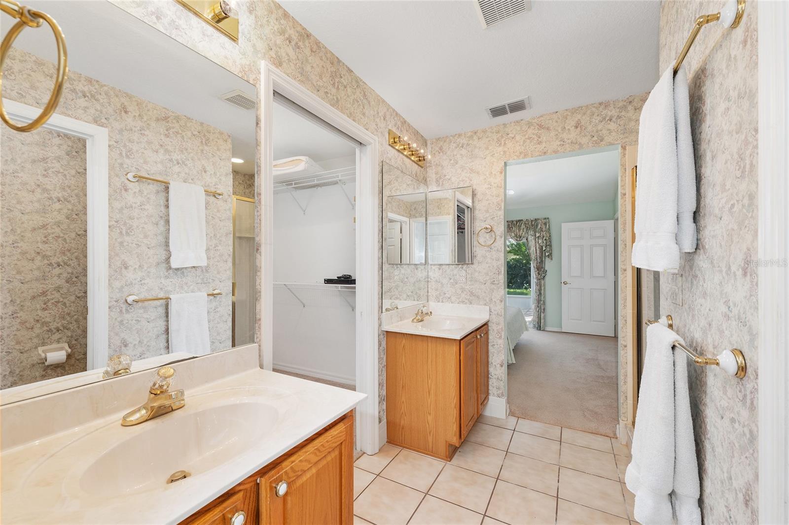 OAK RUN THE FOUNTAINS - Residential