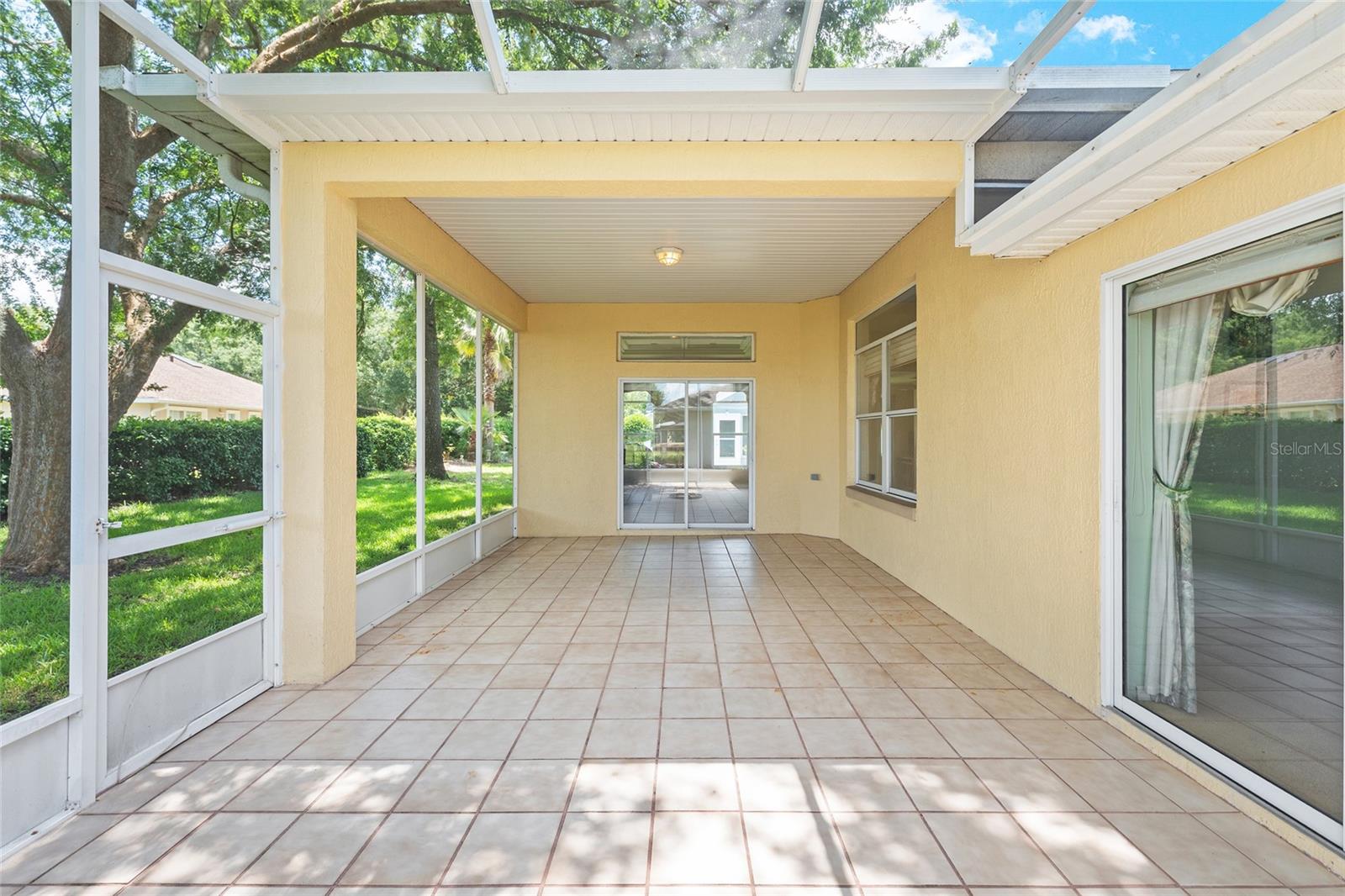 OAK RUN THE FOUNTAINS - Residential