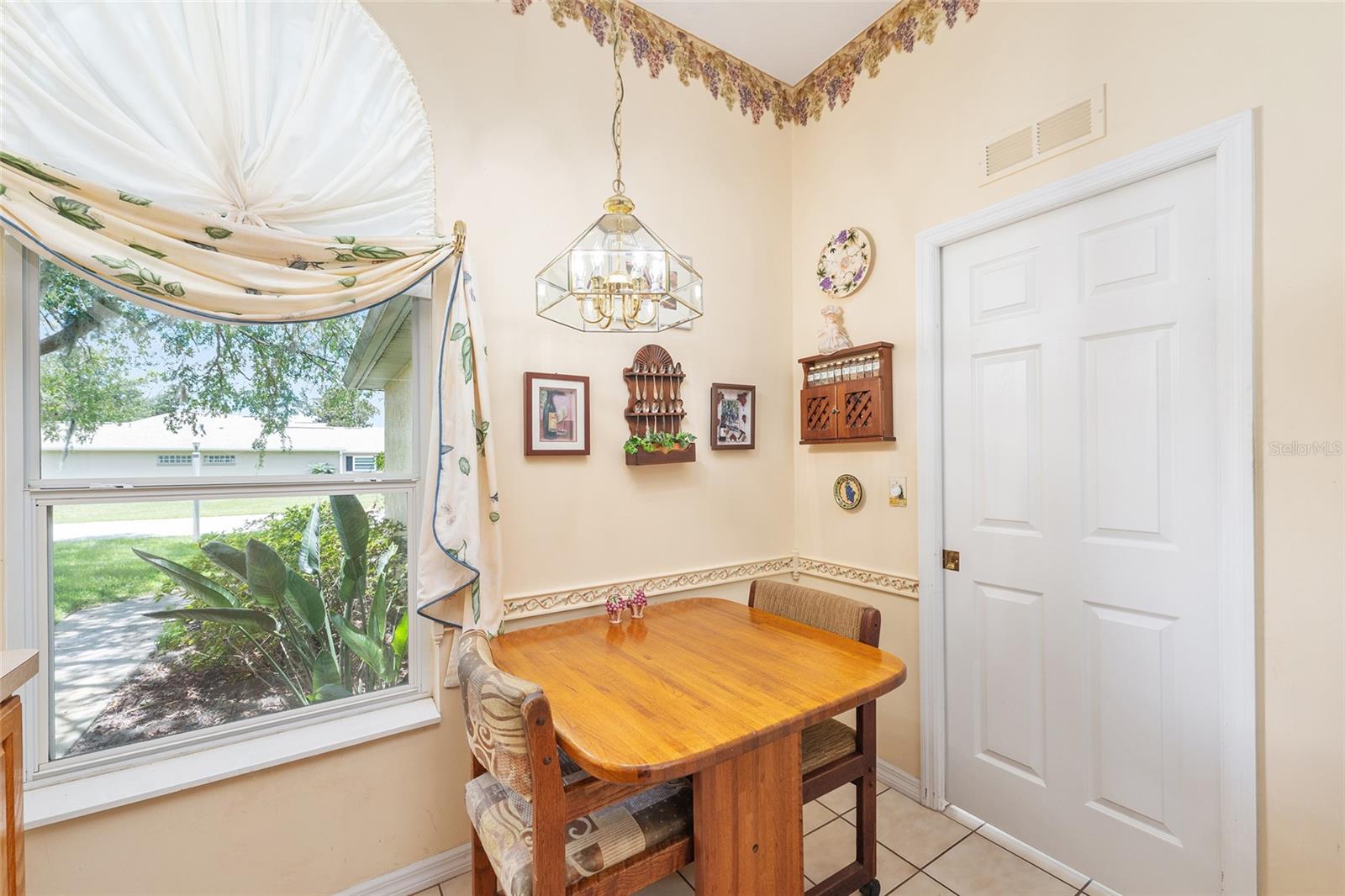 OAK RUN THE FOUNTAINS - Residential