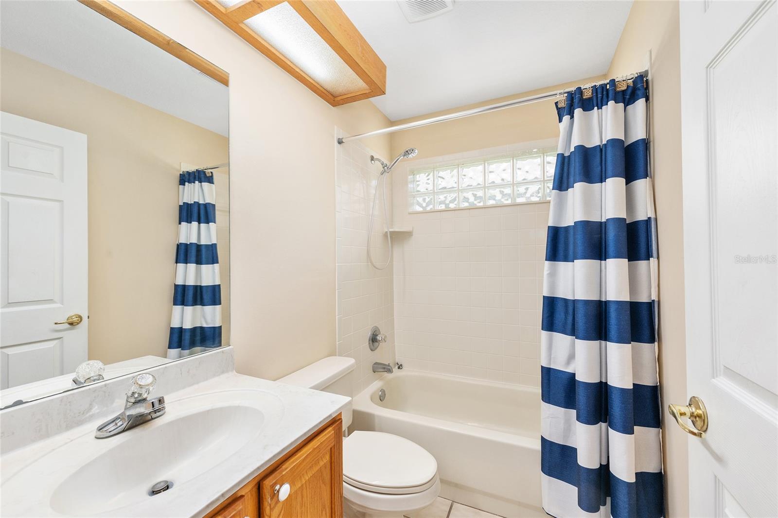 OAK RUN THE FOUNTAINS - Residential