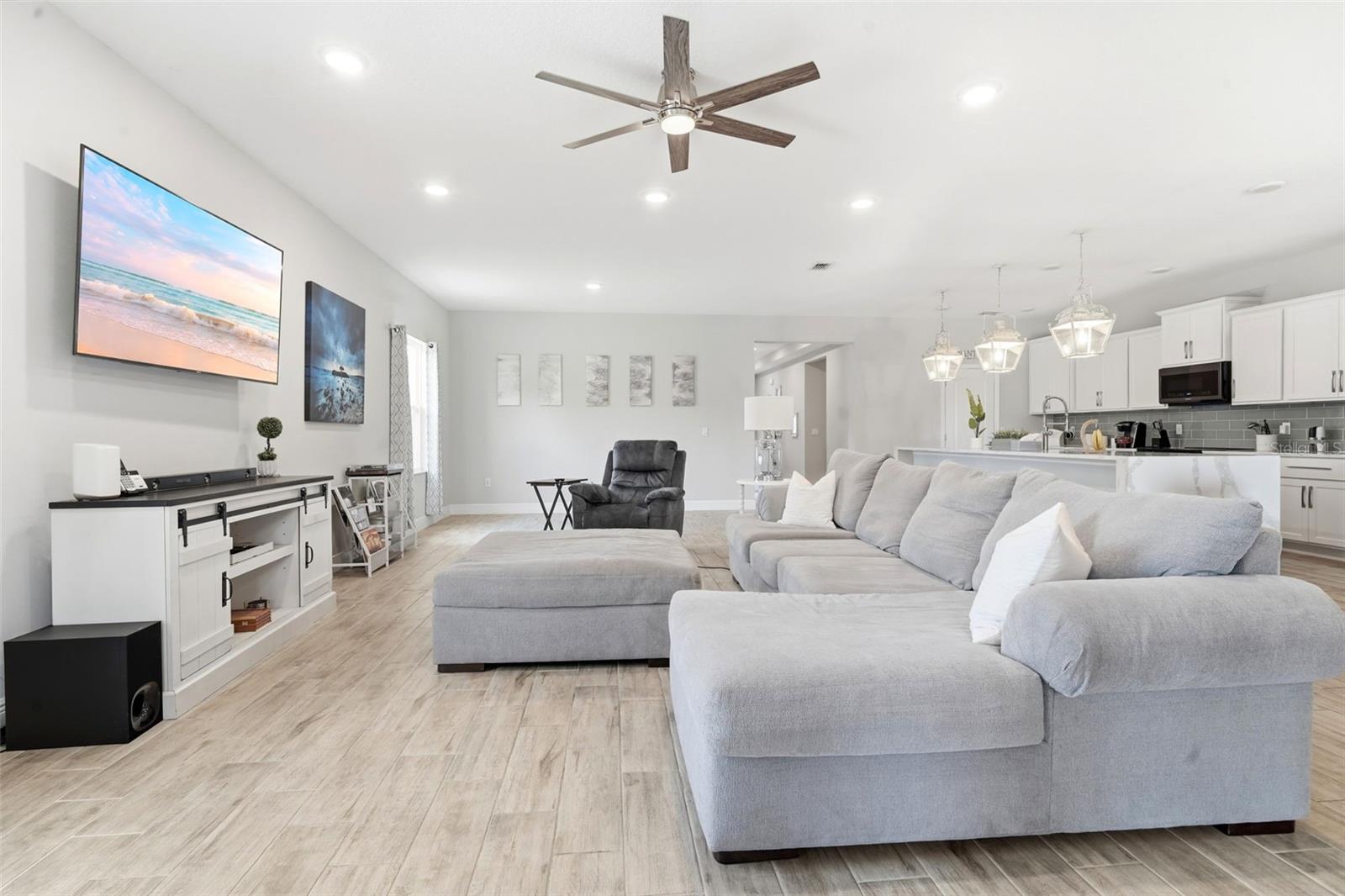 GLEN PH 11 12 & 13 - Residential