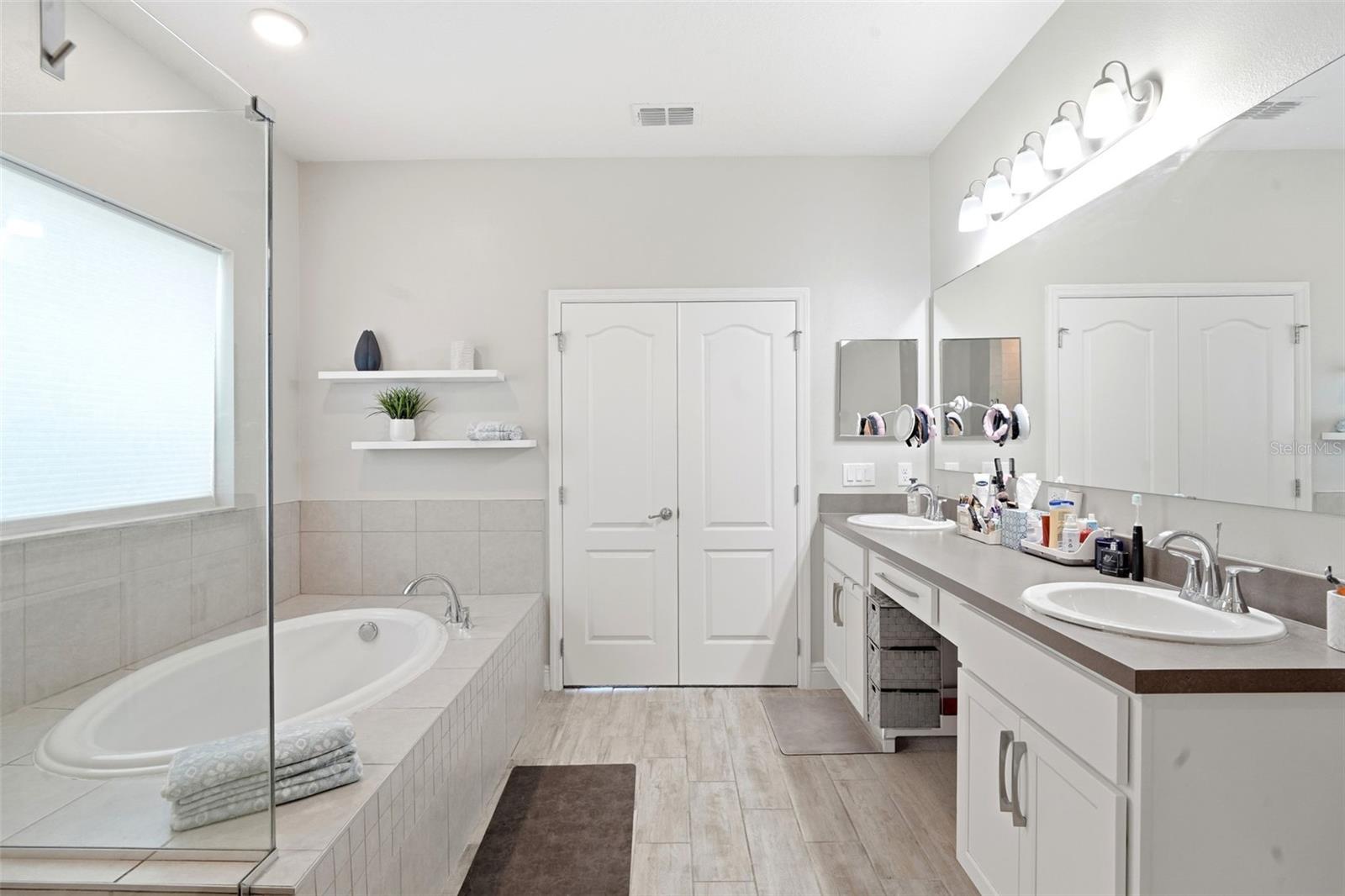GLEN PH 11 12 & 13 - Residential