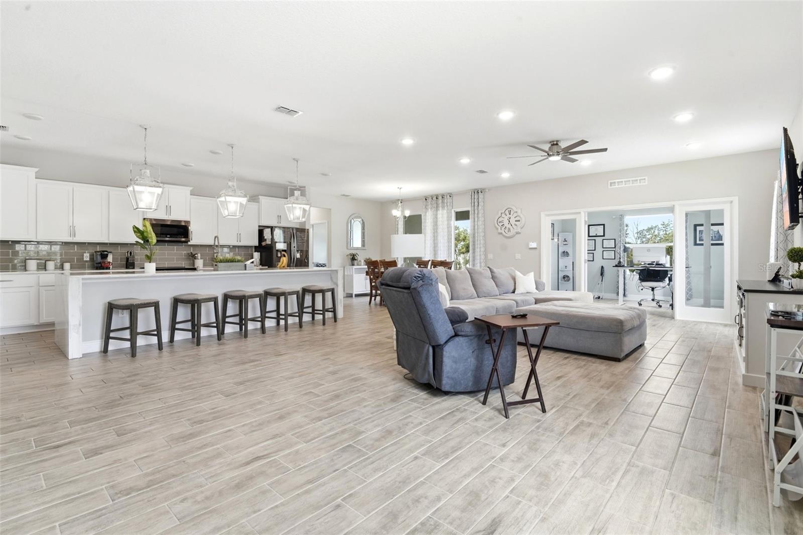 GLEN PH 11 12 & 13 - Residential