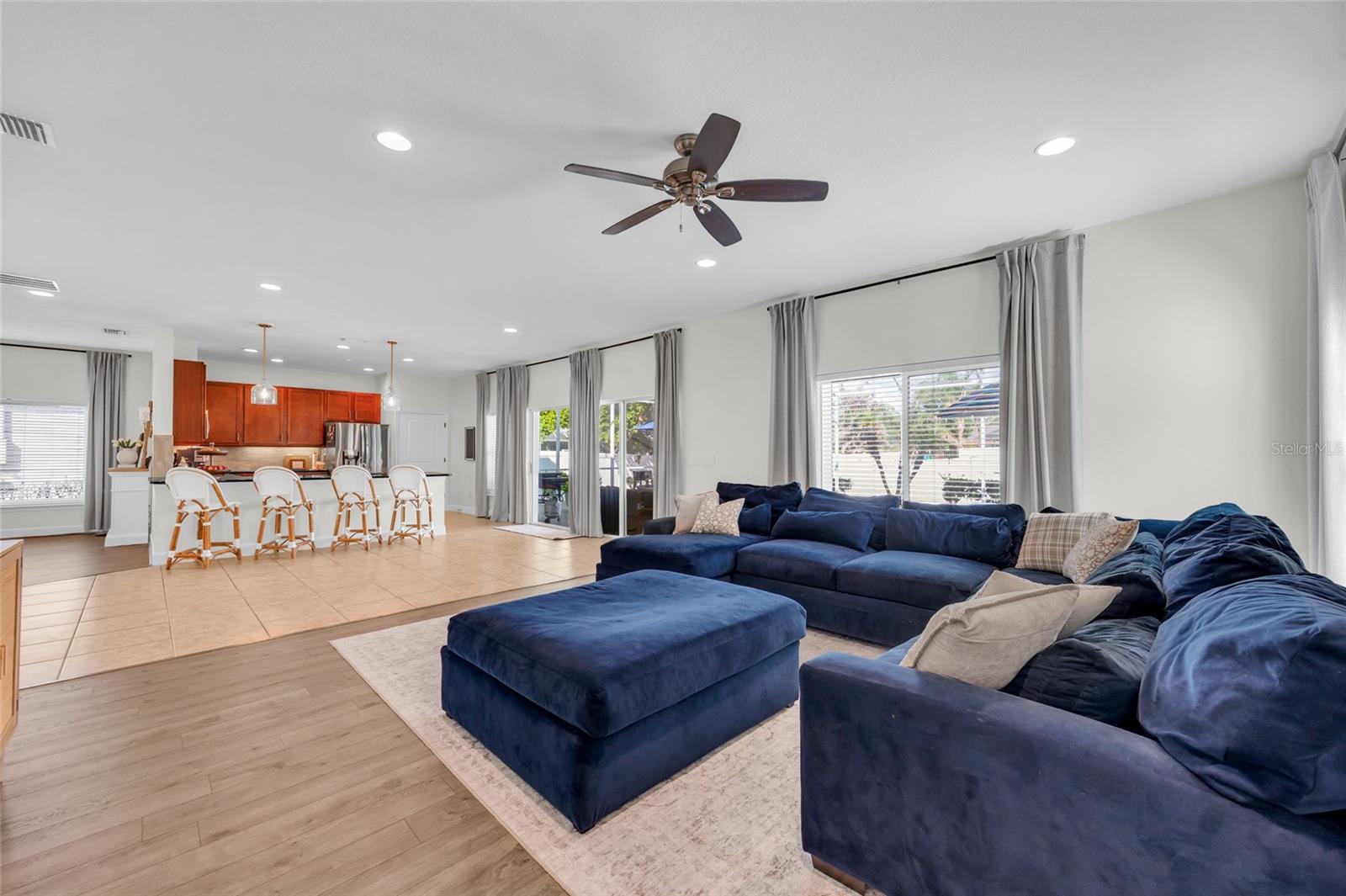 WATERS EDGE PH 11 - Residential
