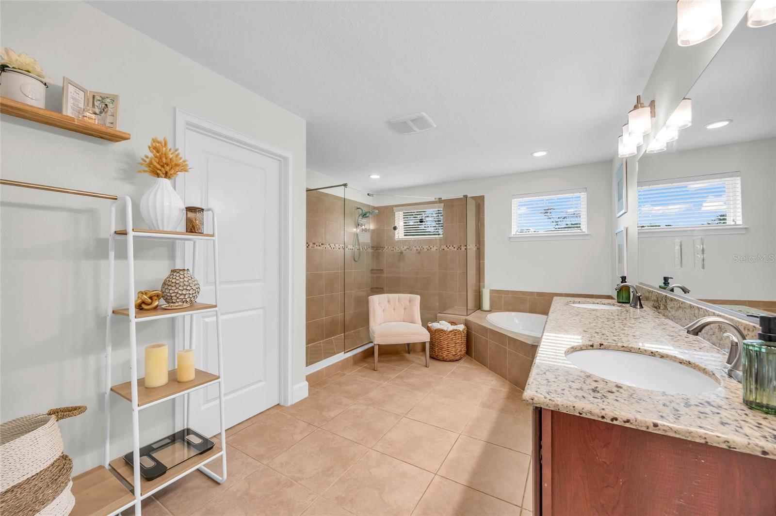 WATERS EDGE PH 11 - Residential