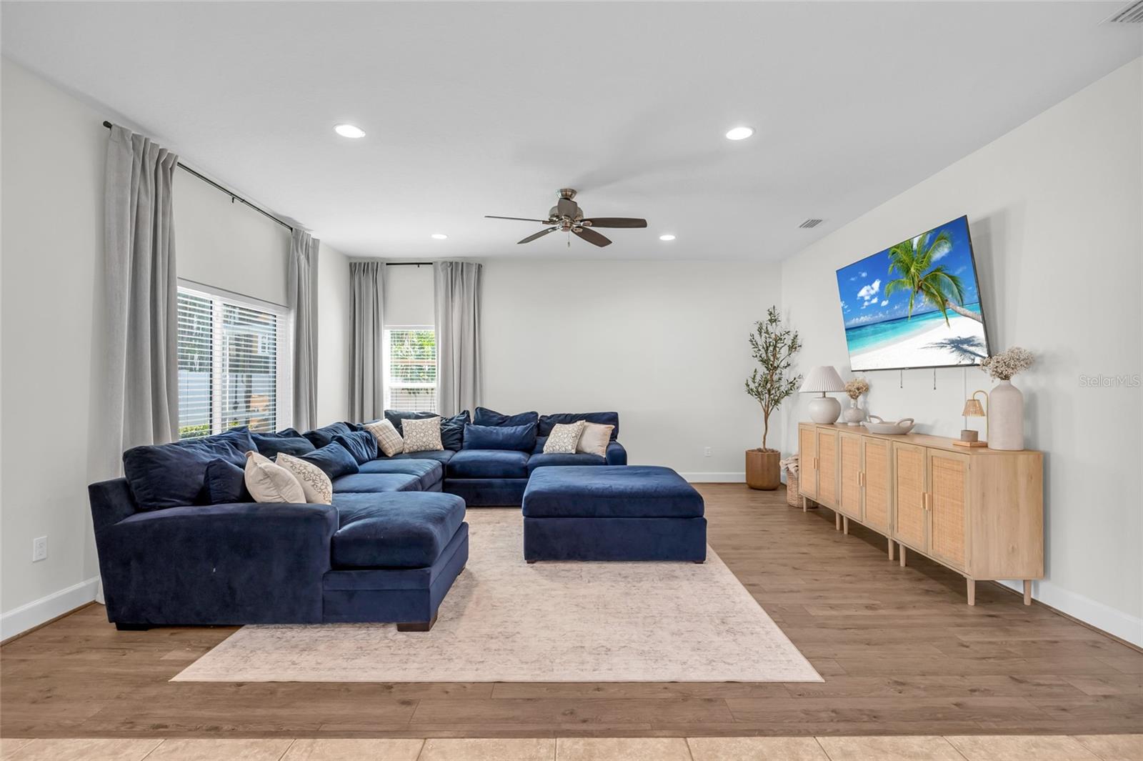 WATERS EDGE PH 11 - Residential