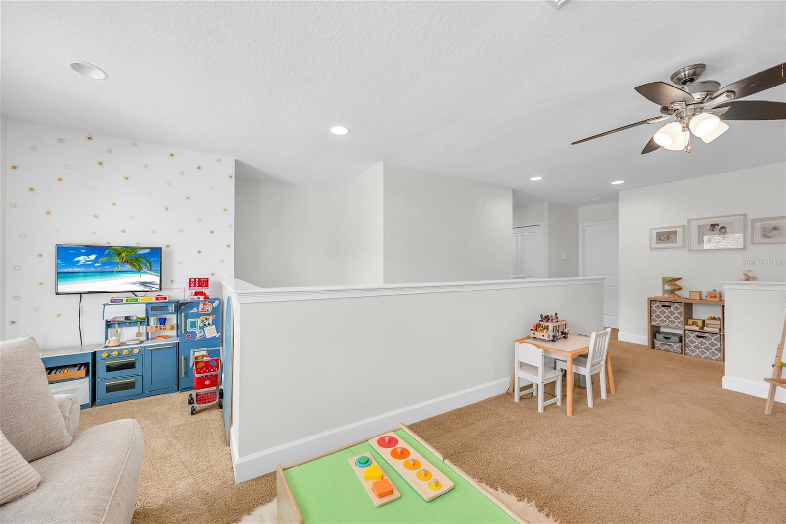 WATERS EDGE PH 11 - Residential