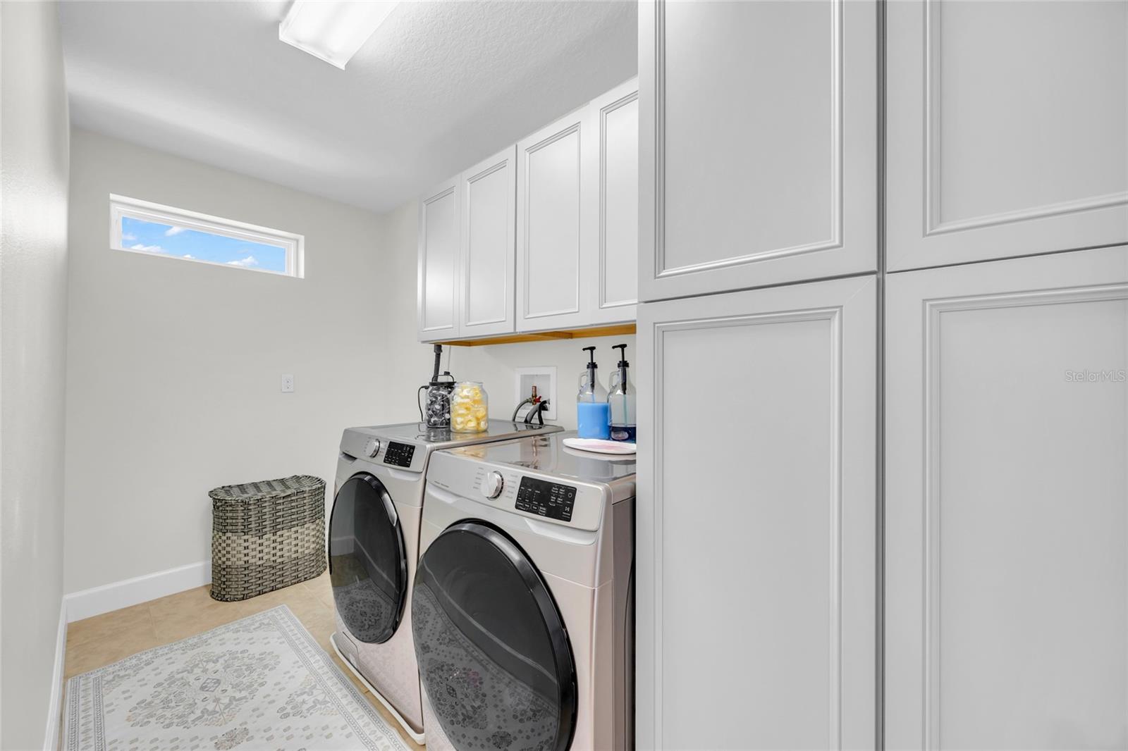 WATERS EDGE PH 11 - Residential