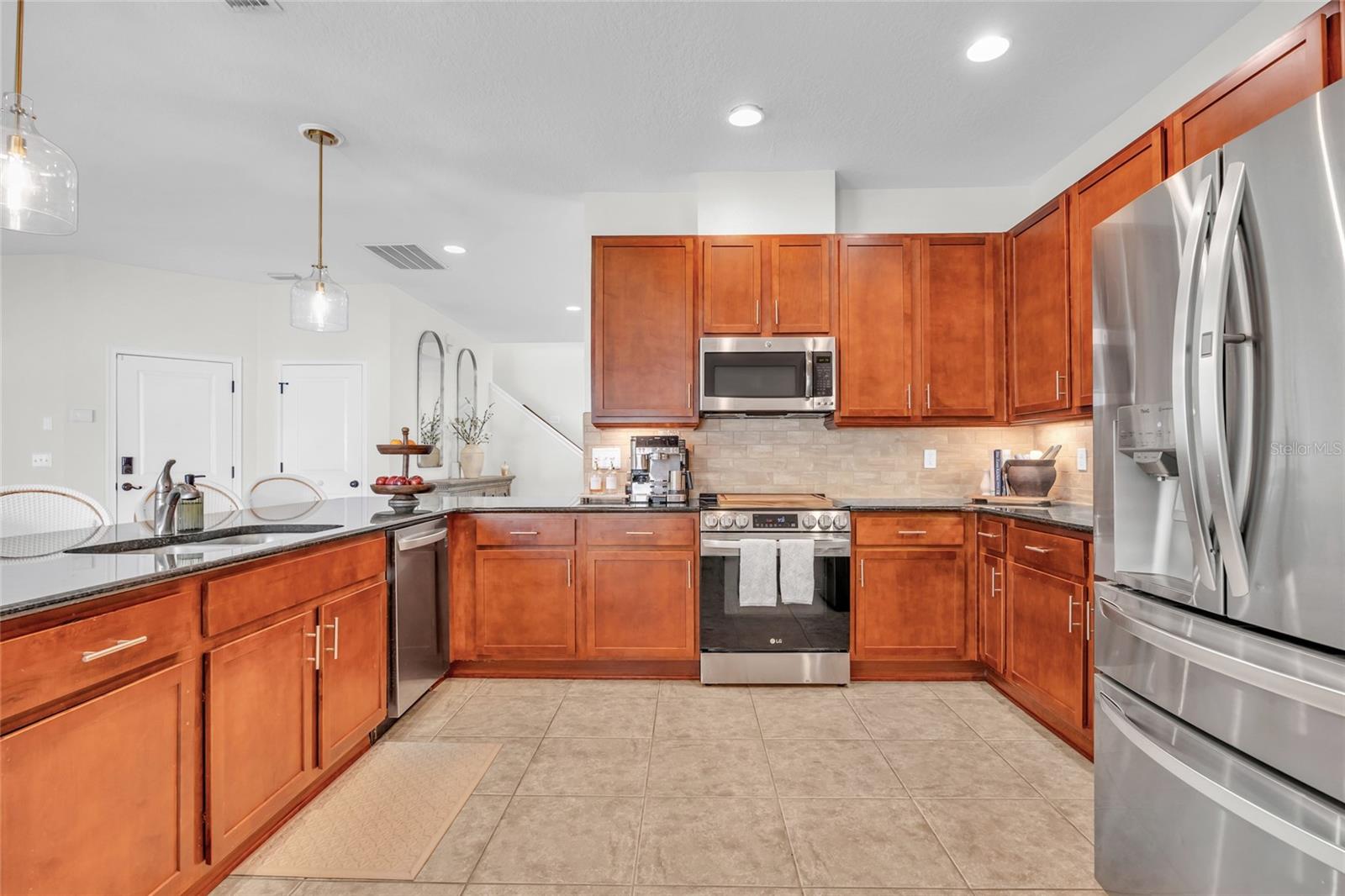 WATERS EDGE PH 11 - Residential