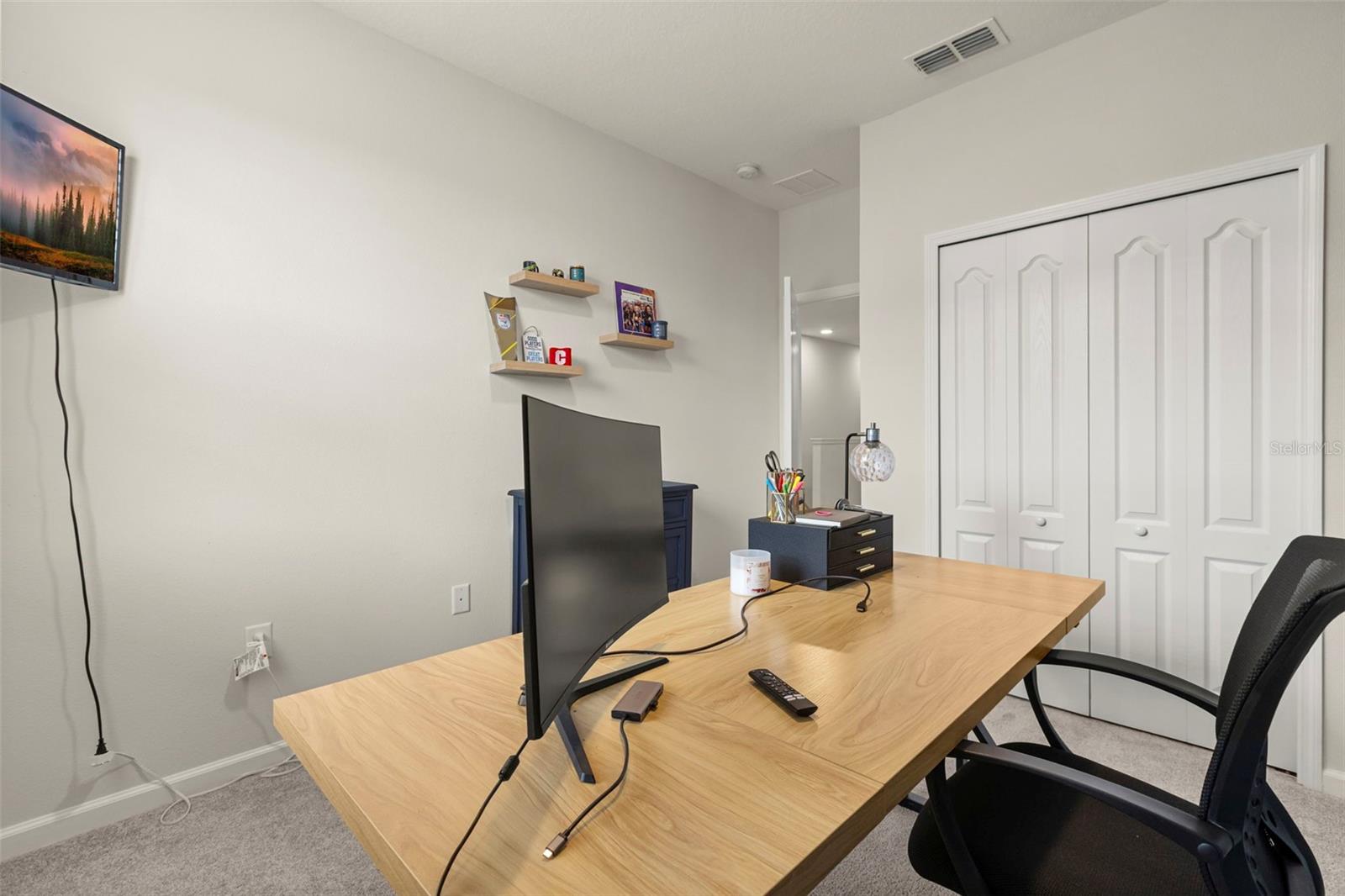 TOWNS AT TUSKAWILLA COMMONS - Residential