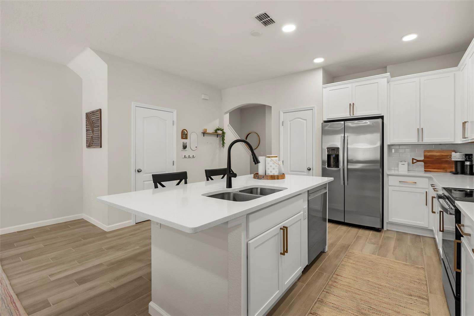 TOWNS AT TUSKAWILLA COMMONS - Residential