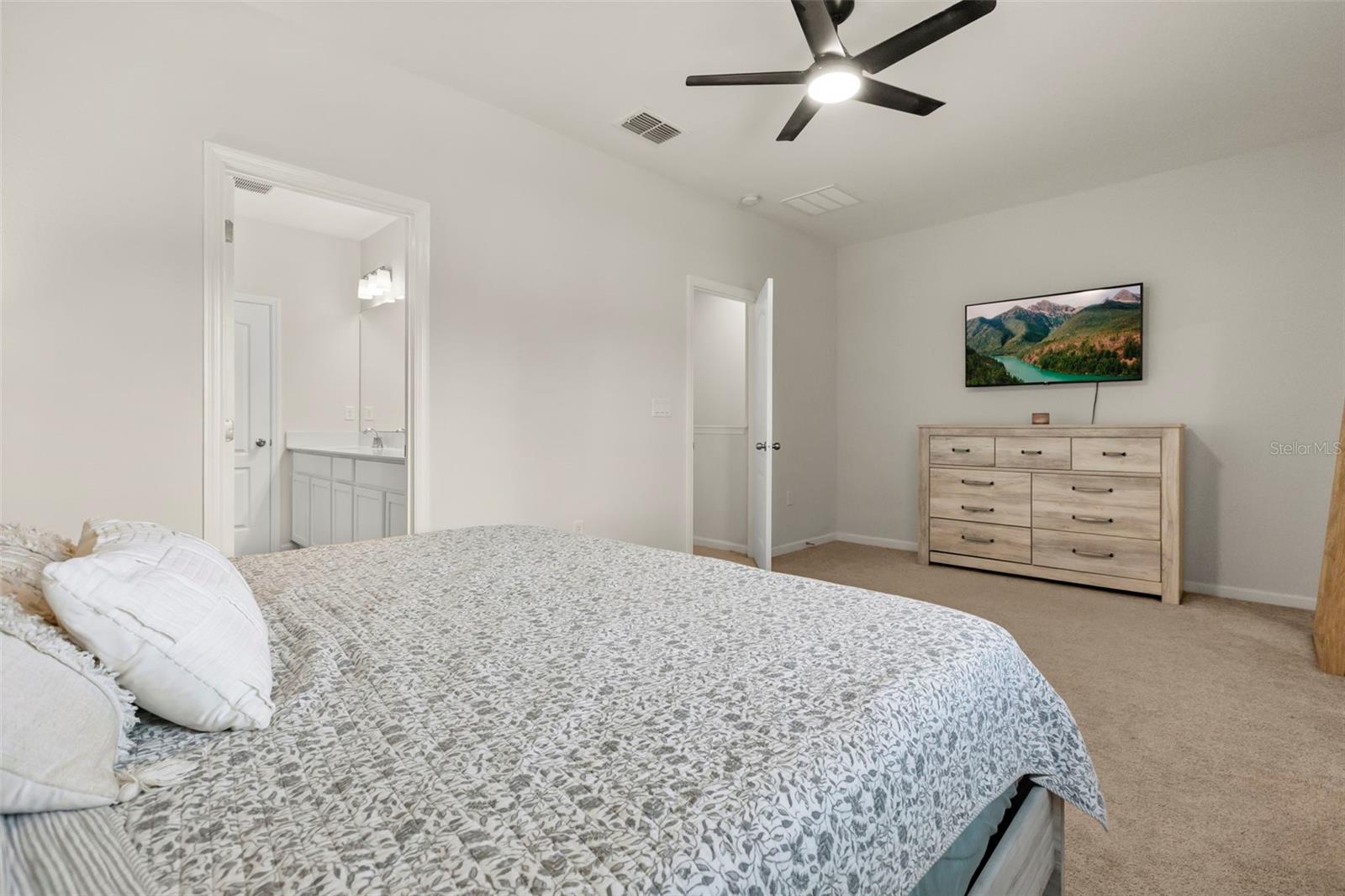 TOWNS AT TUSKAWILLA COMMONS - Residential