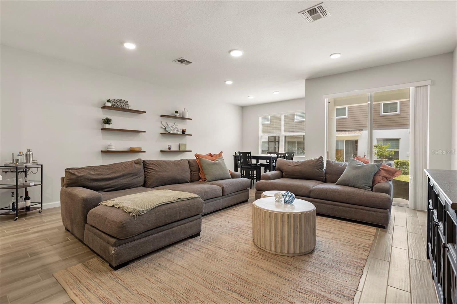 TOWNS AT TUSKAWILLA COMMONS - Residential